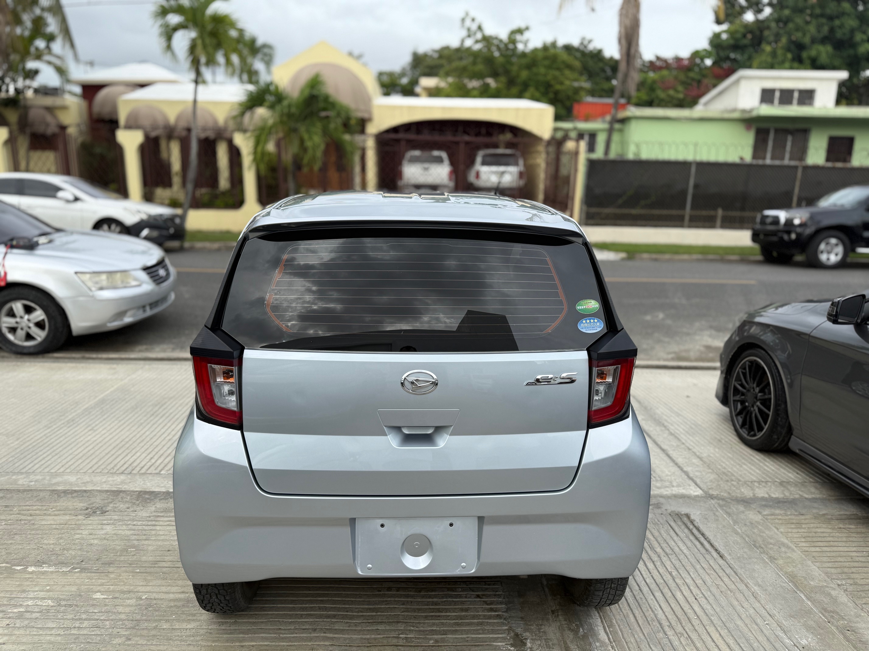 carros - Daihatsu Mira 2018 3