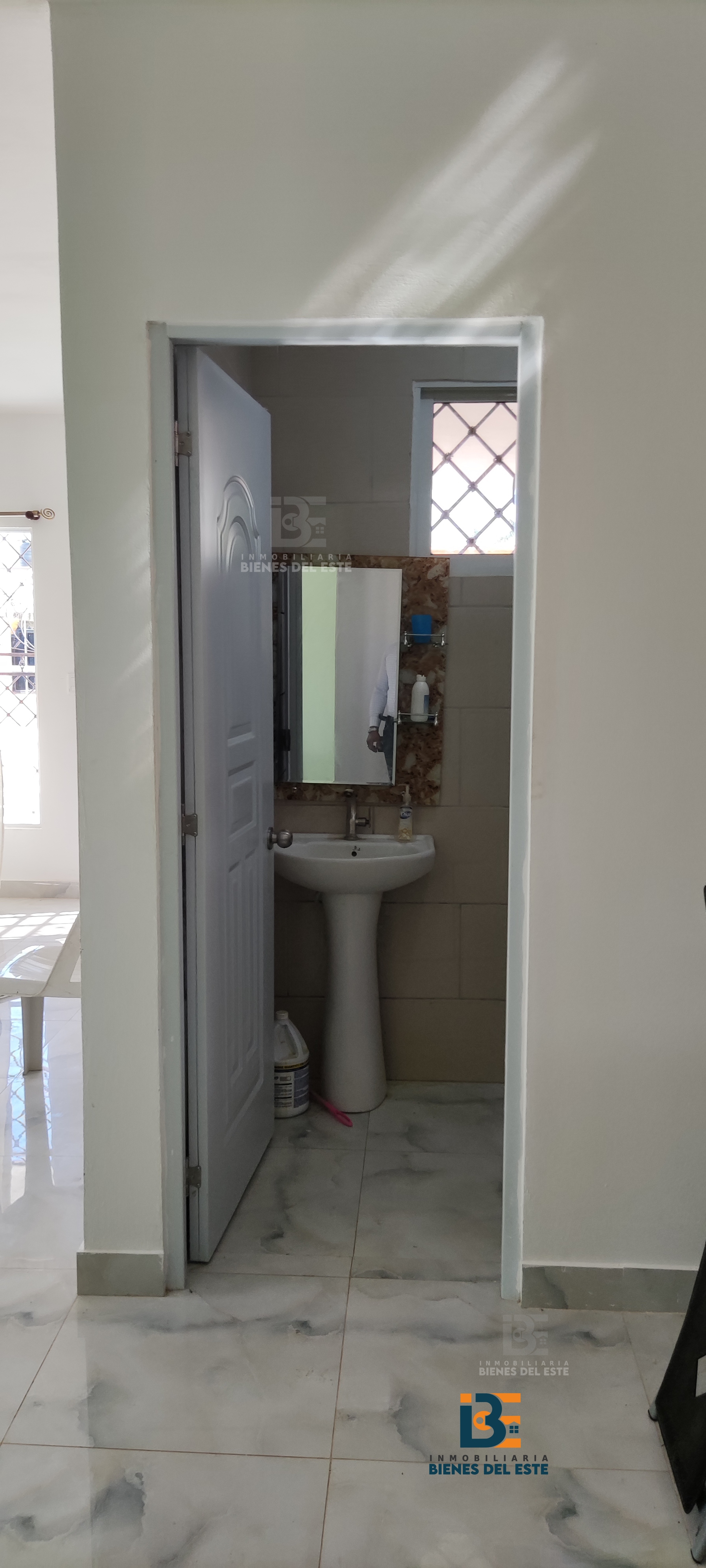 casas - Se Vende de Oportunidad Nueva y Moderna Casa. 6