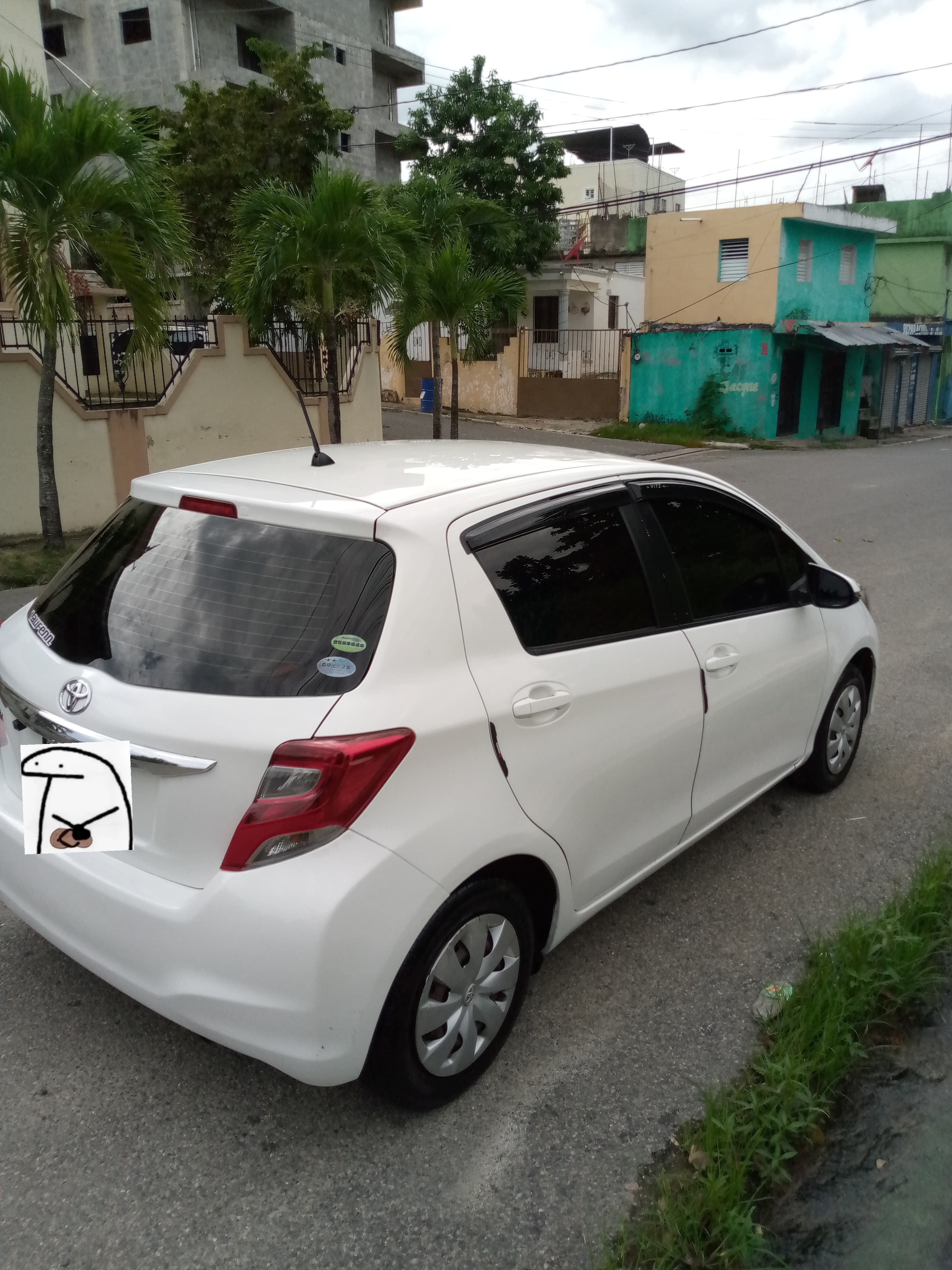 carros - Toyota Vitz 2015 3