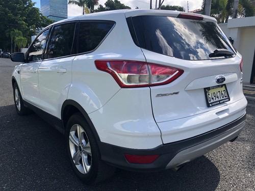 jeepetas y camionetas - Ford Escape, 2014, 4x4, como nueva 8
