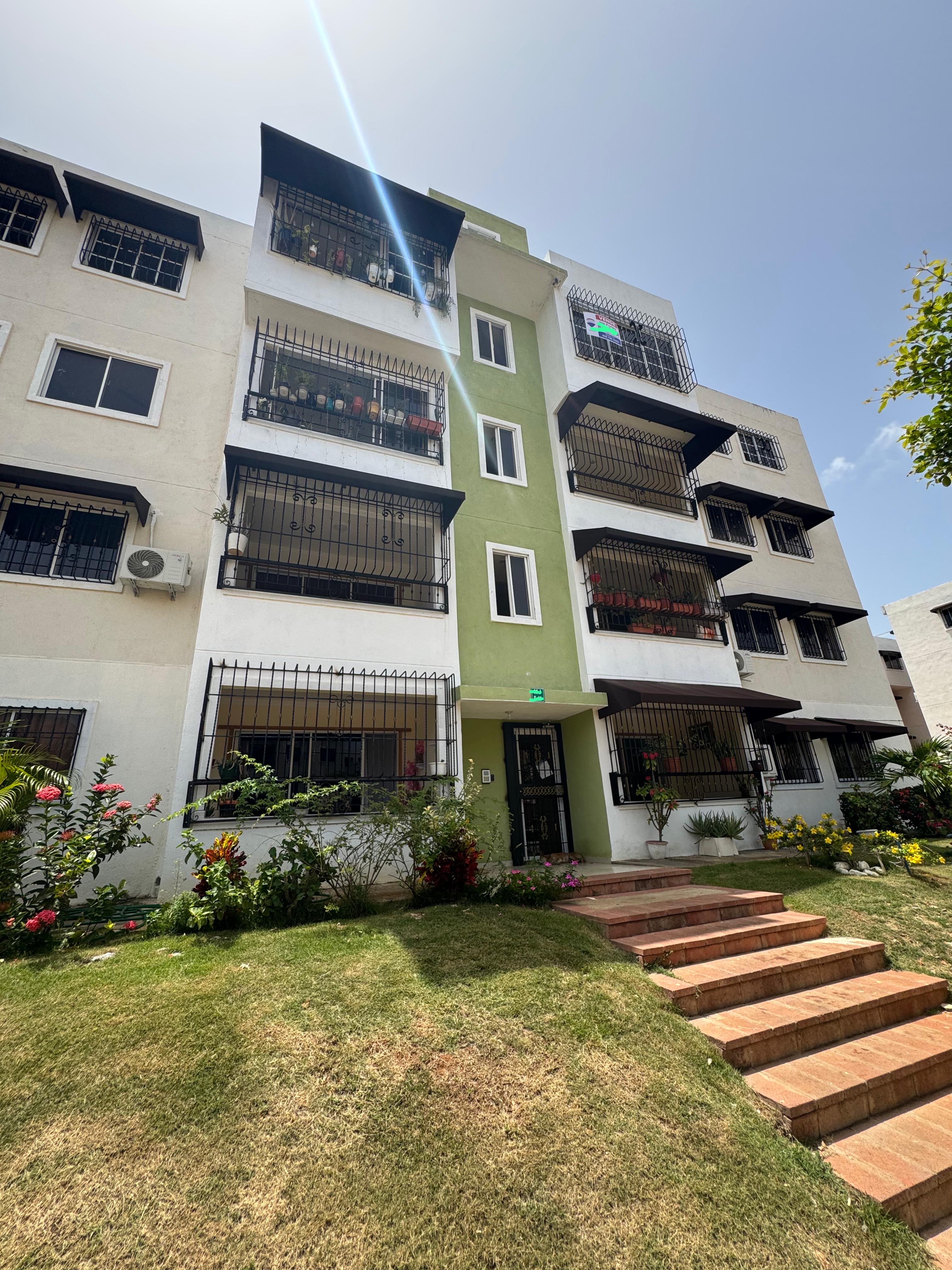 apartamentos - venta de apartamento 4to piso 90mts con 2 parqueos autopista de san isidro 