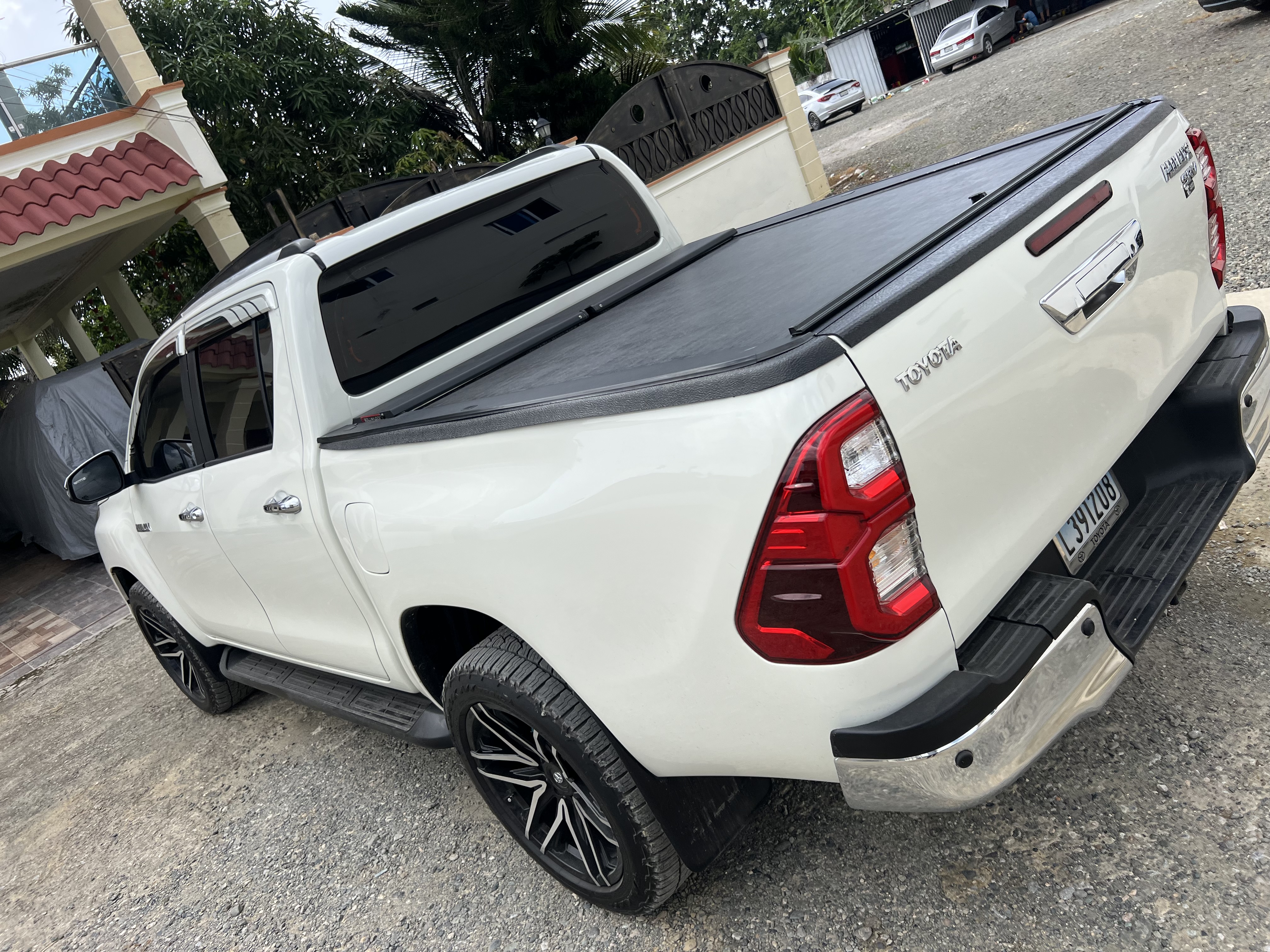 jeepetas y camionetas - Toyota hilux 2019 pintura original  4