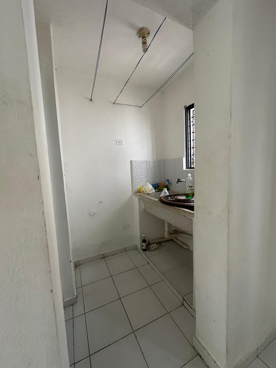 oficinas y locales comerciales - Local en Alquiler detras de Union Medica  8