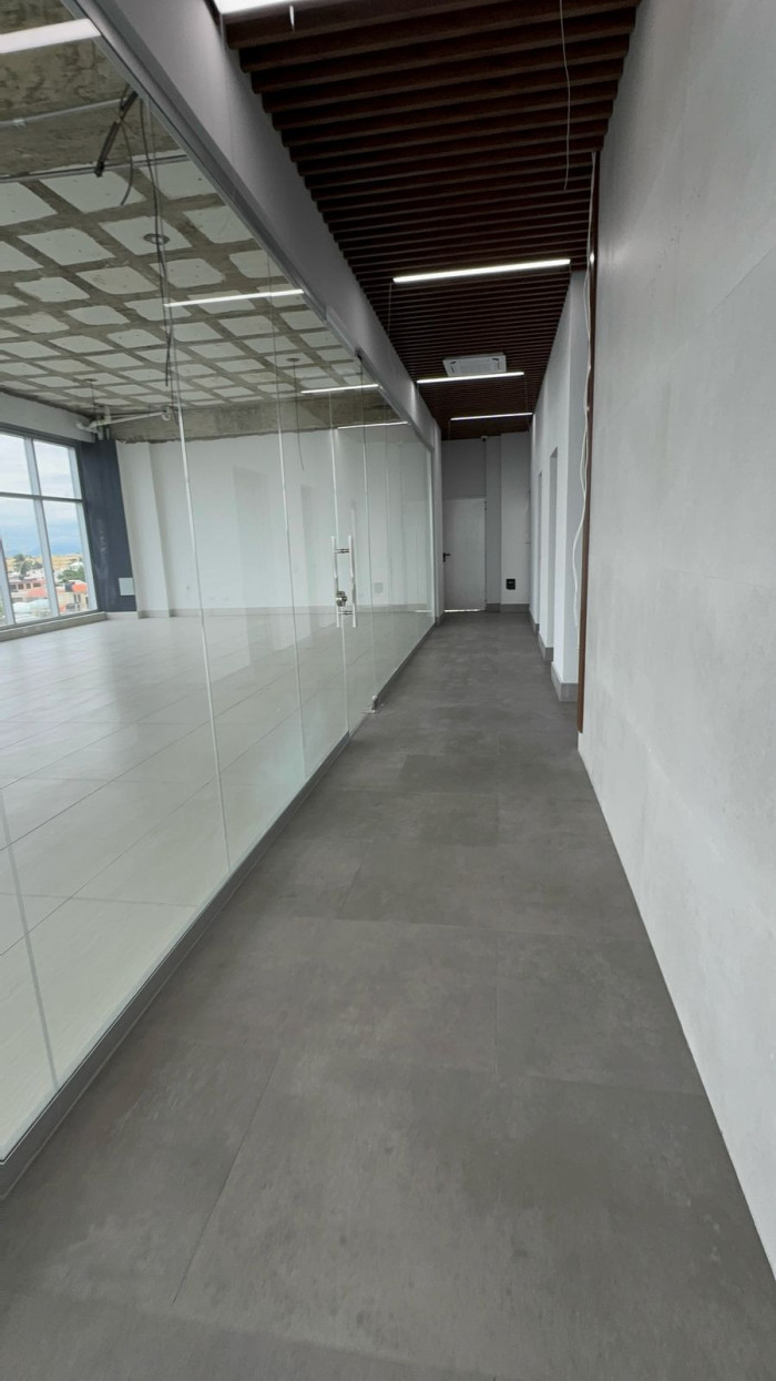 oficinas y locales comerciales - alquiler de local comercail en urbanizacion italia 6
