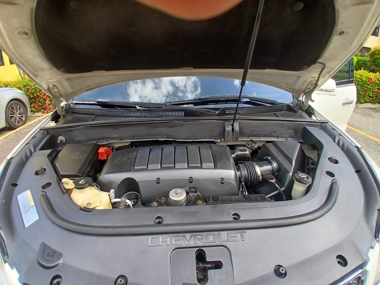 jeepetas y camionetas - Chevrolet Traverse LT 2011 Negociable  2