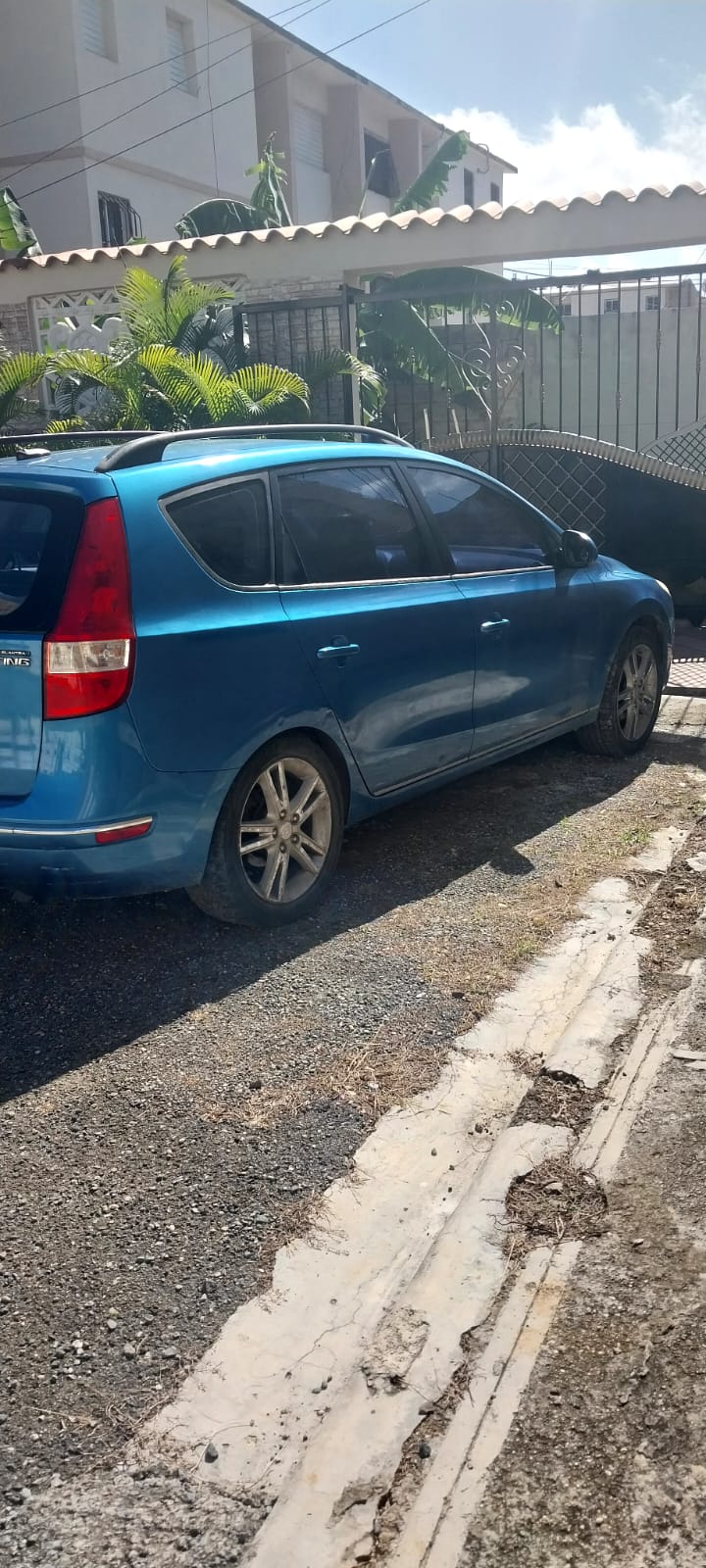 carros - Hyundai Elantra 2010  7