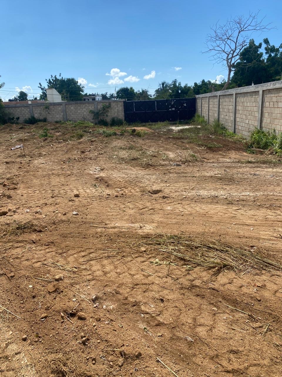 solares y terrenos - TERRENO EN LA ROMANA ( 2,240  MTRS 2 ) 4