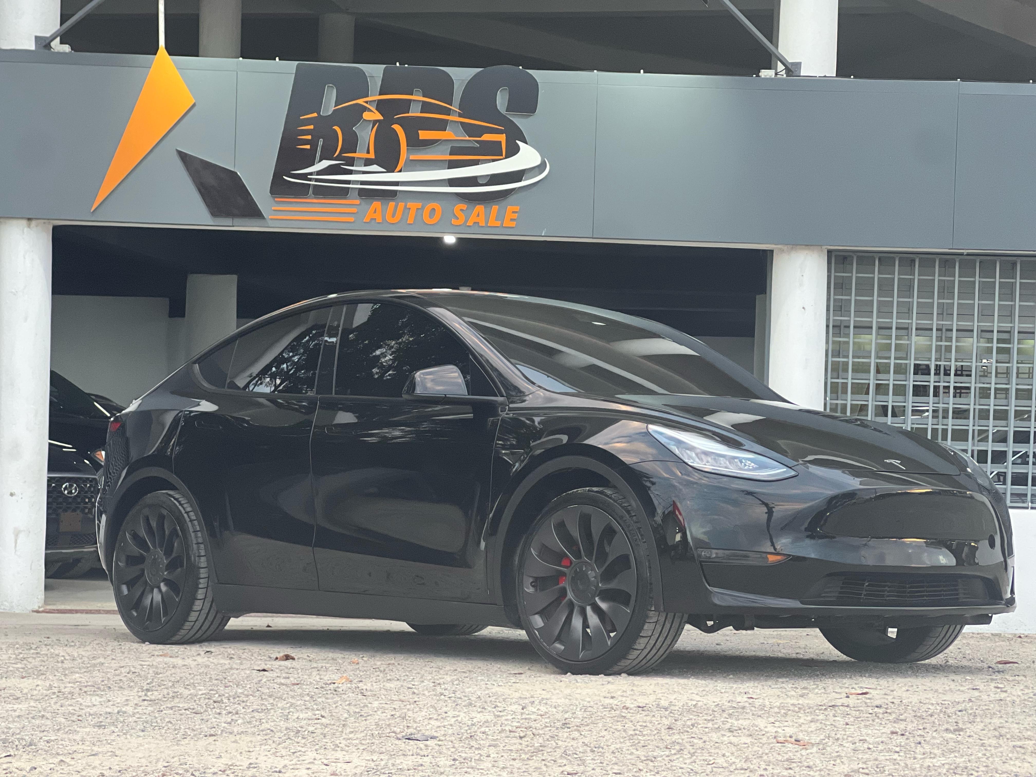 carros - Tesla Model Y Performance  4