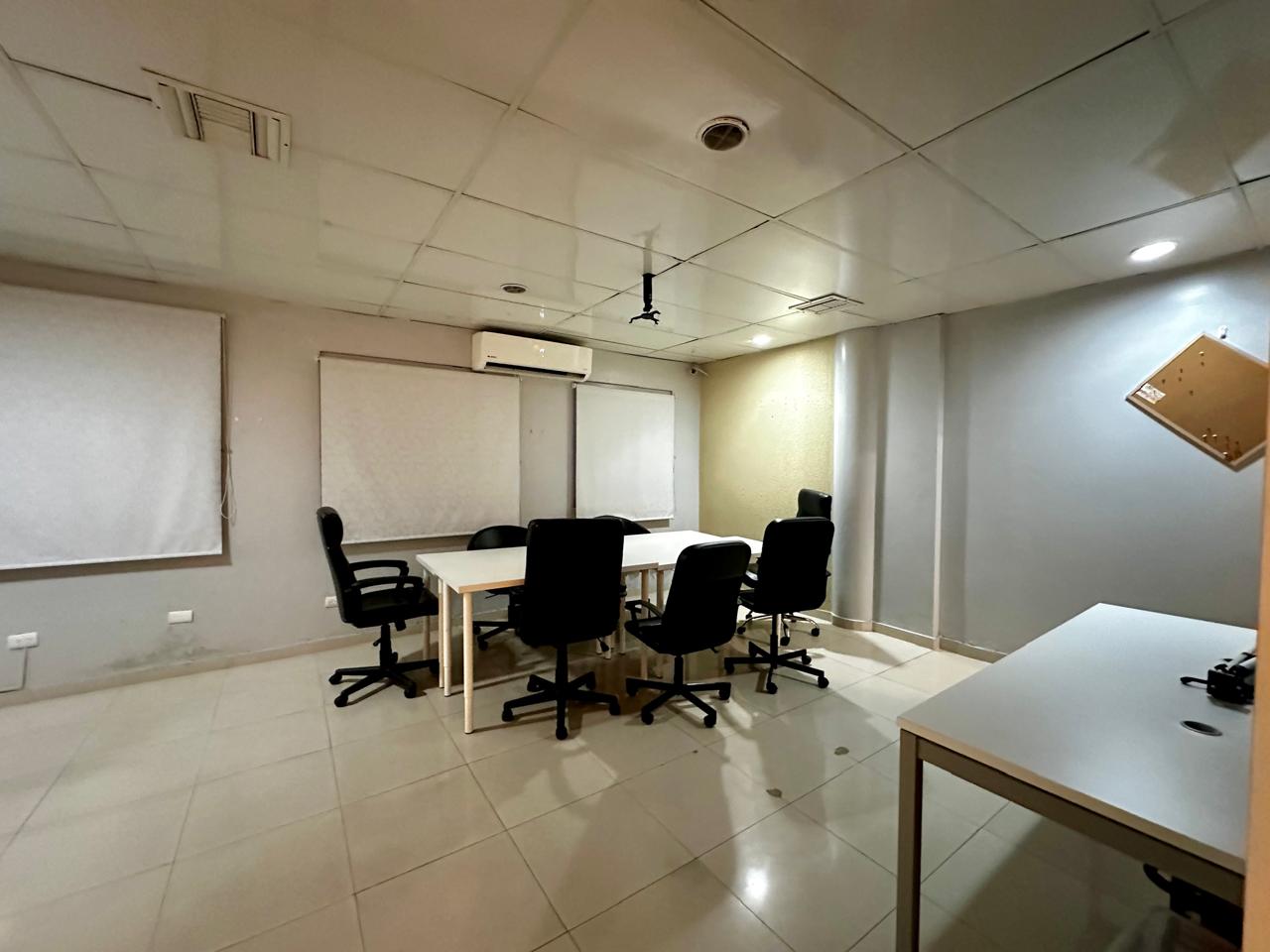 oficinas y locales comerciales - Oficina amueblada proximo a la Churchill 9