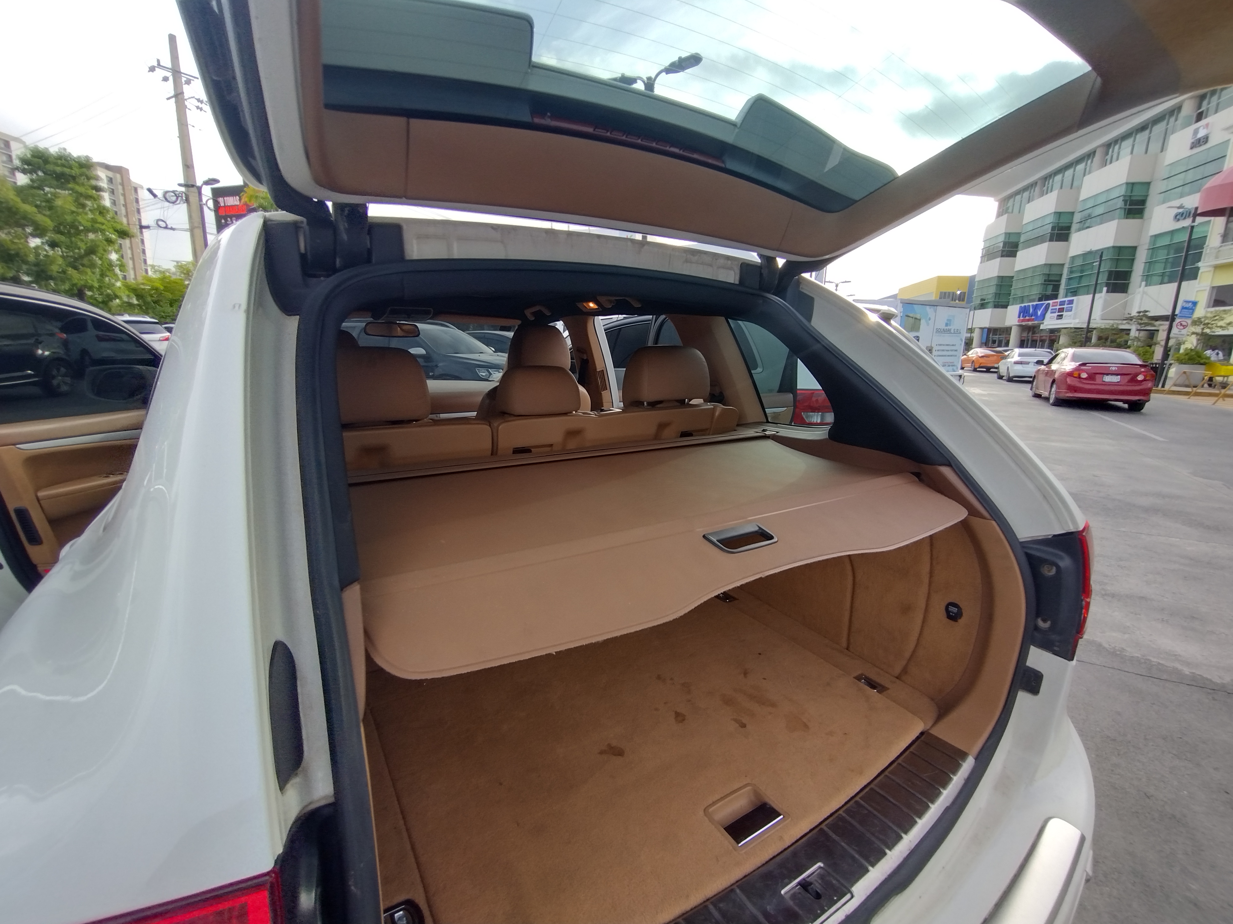 jeepetas y camionetas - Porsche Cayenne V6 en muy Buenas Condiciones  8