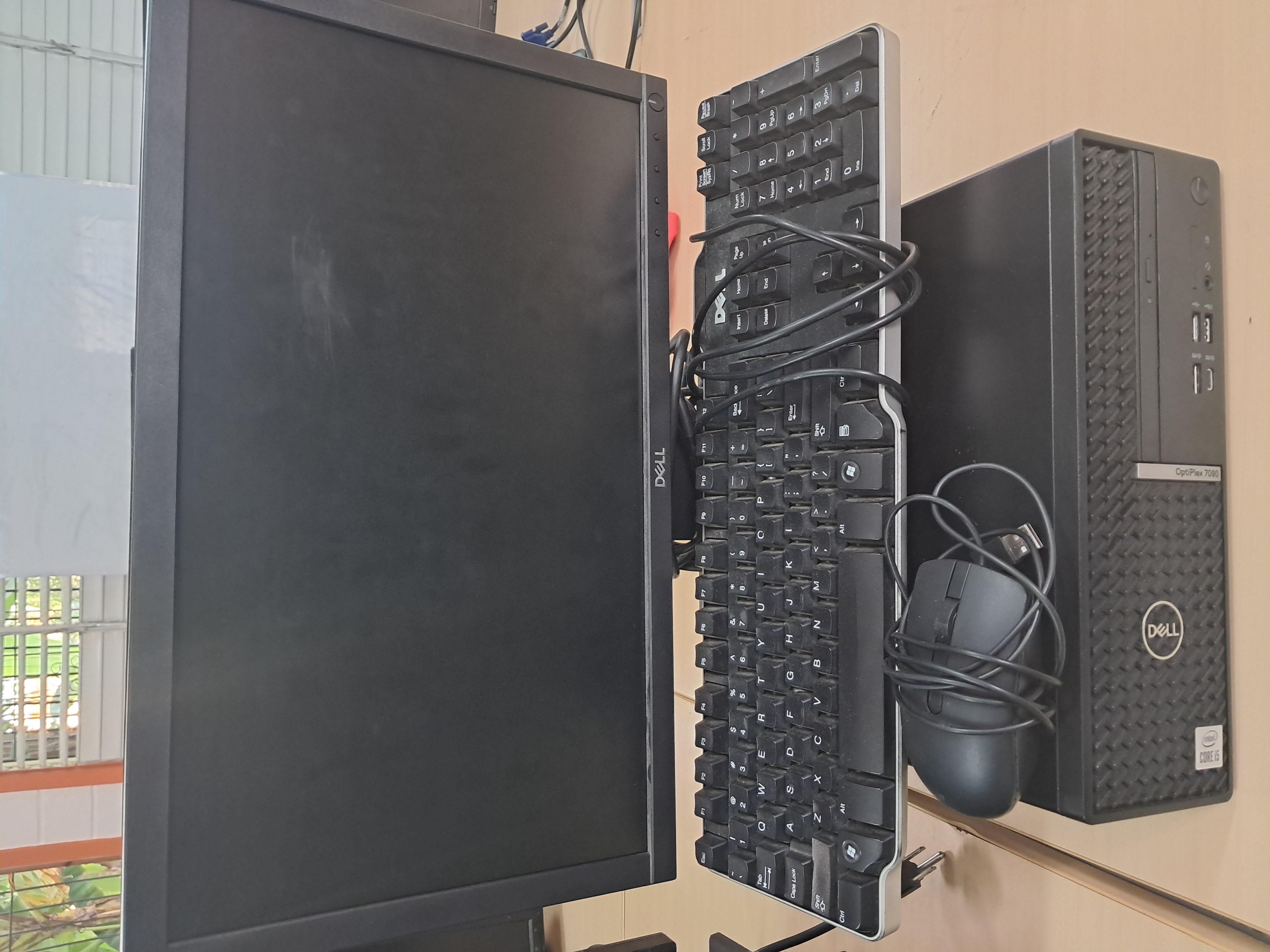computadoras y laptops - PC DELL OPTIPLEX 7090 y PC CLON RD$7,000.00 5