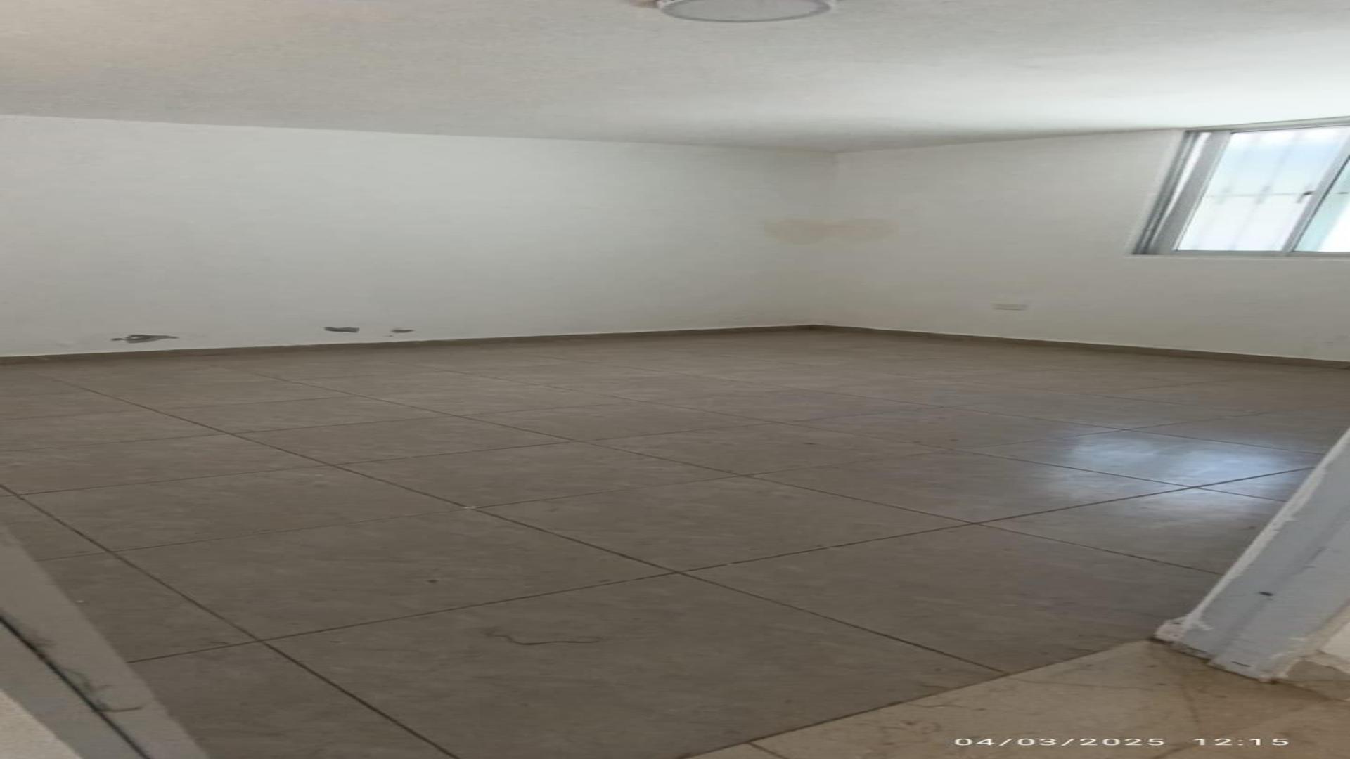 oficinas y locales comerciales - ¡Alquilo Espacio Ideal para Dealer de Vehículos en Bella Vista! 3