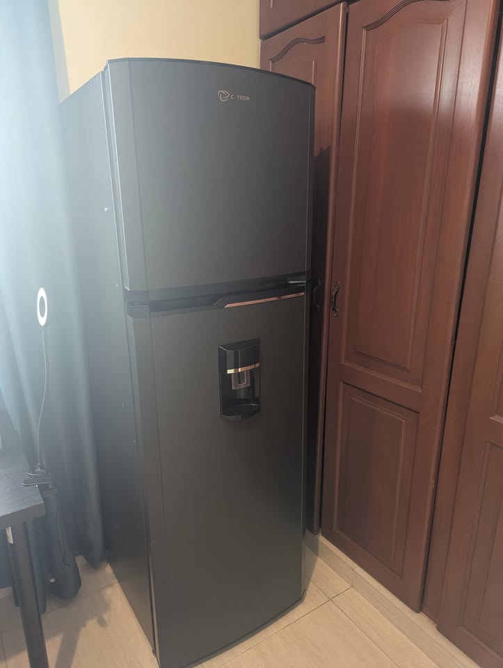 electrodomesticos - Vendo Nevera Cetron 22” congelador arriba (“Top fr 1