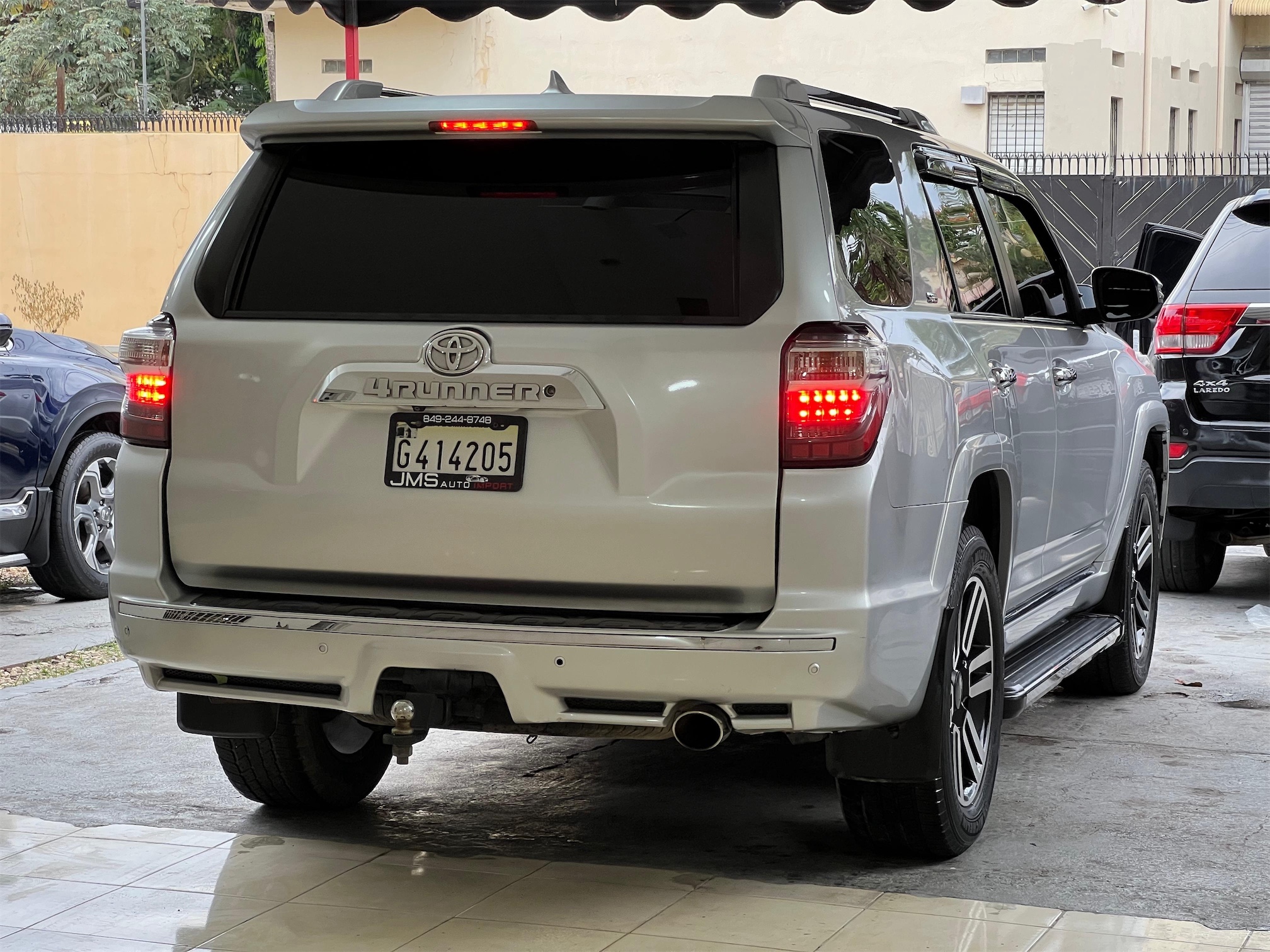 jeepetas y camionetas - TOYOTA 4RUNNER SR5 AÑO 2012 CON EL KIT 2018 4