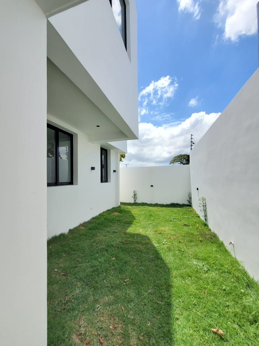 casas - CASA EN VENTA EN GURABO, SANTIAGO. 7