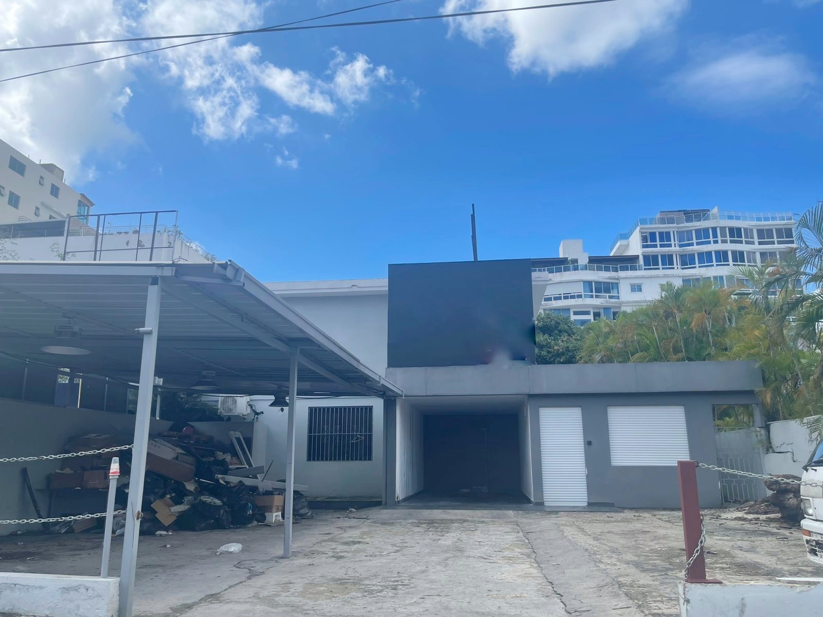 oficinas y locales comerciales - Local en el Mirador sur  1