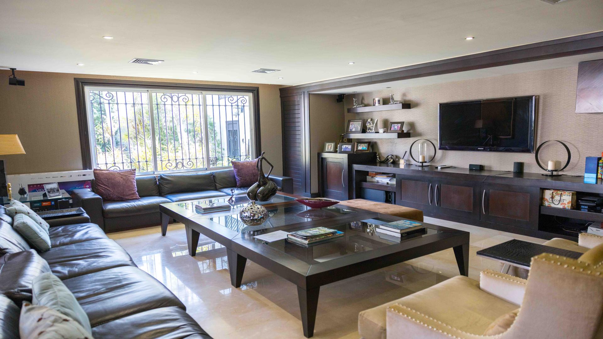 casas - Casa Elegante en Alquiler a pocos metros de la Winston Churchil 7