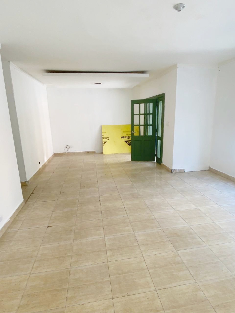 oficinas y locales comerciales - Local primer nivel céntrico  4