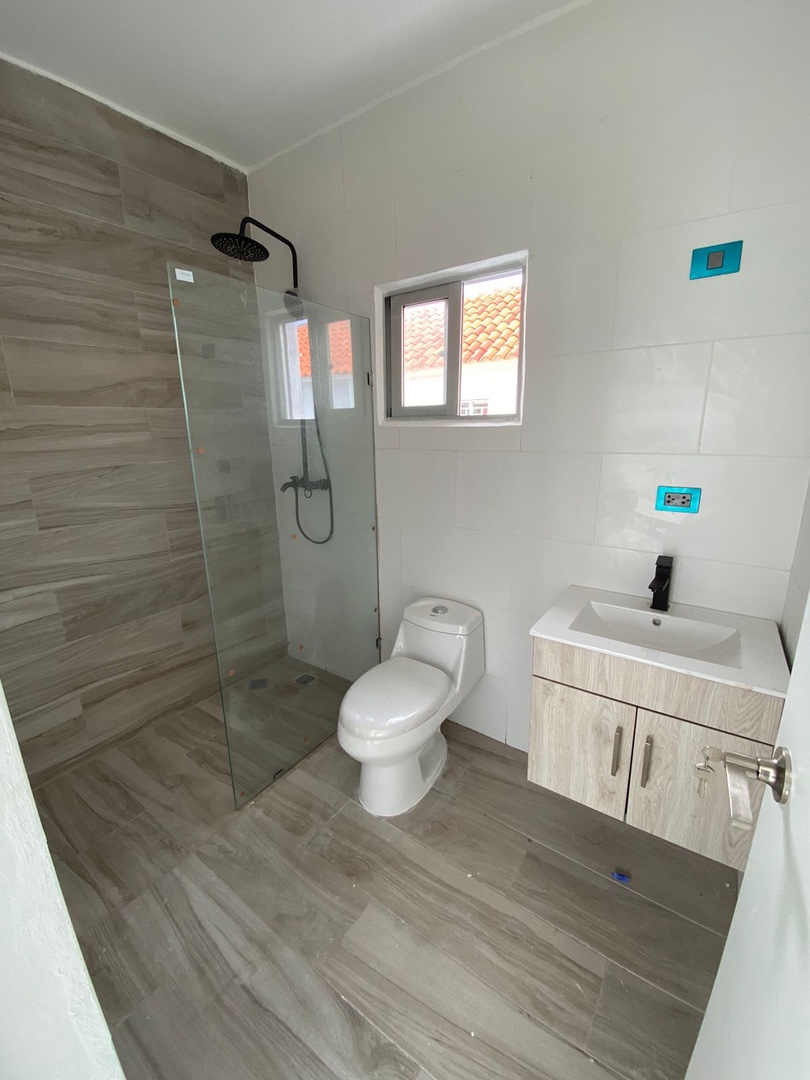 casas vacacionales y villas - Venta de Villa tipo townhouse en Bavaro punta cana con acceso a playa Bavaro  2