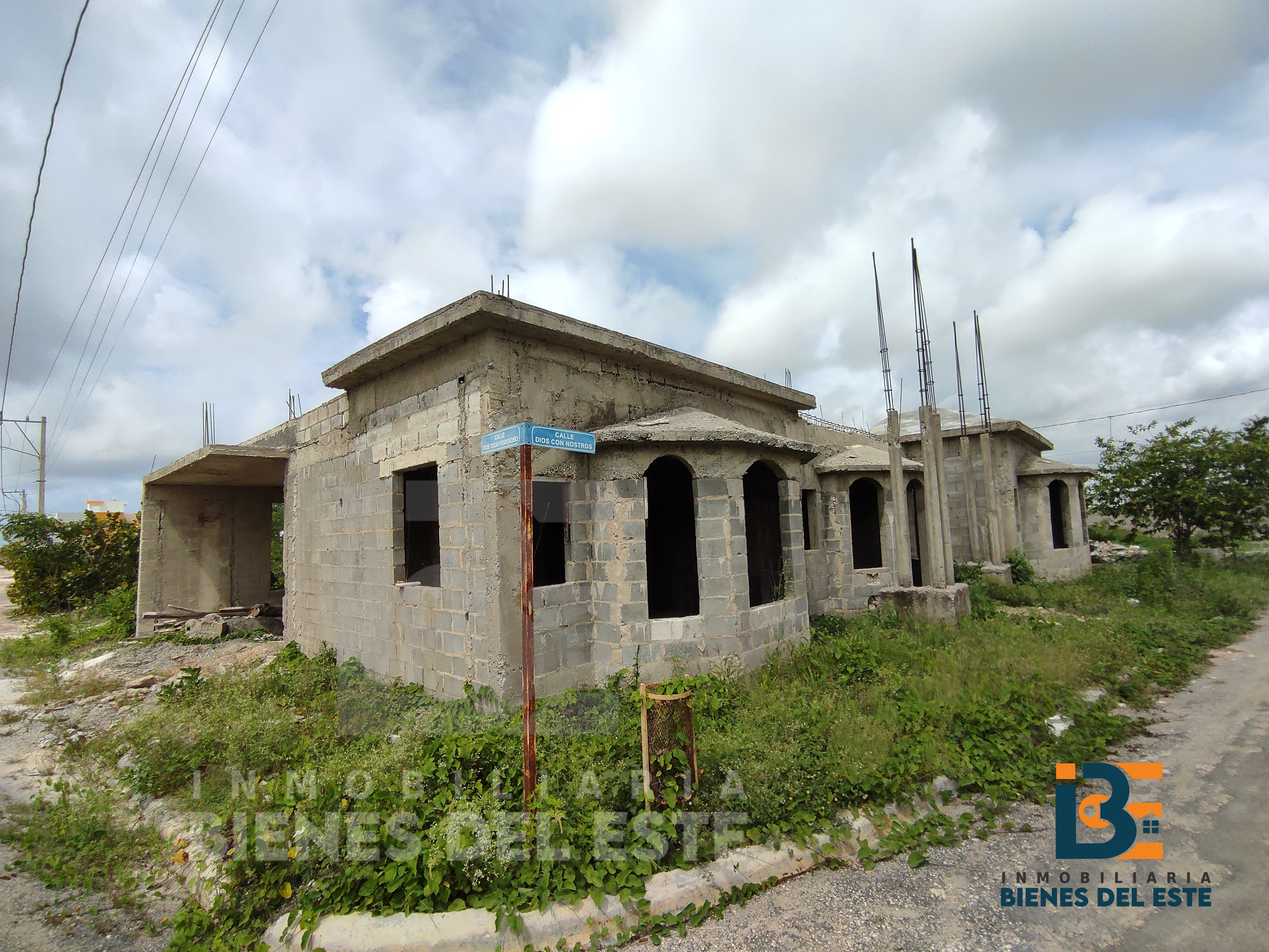 casas - SE VENDE CASA EN CONSTRUCCION de Oportunidad. 8