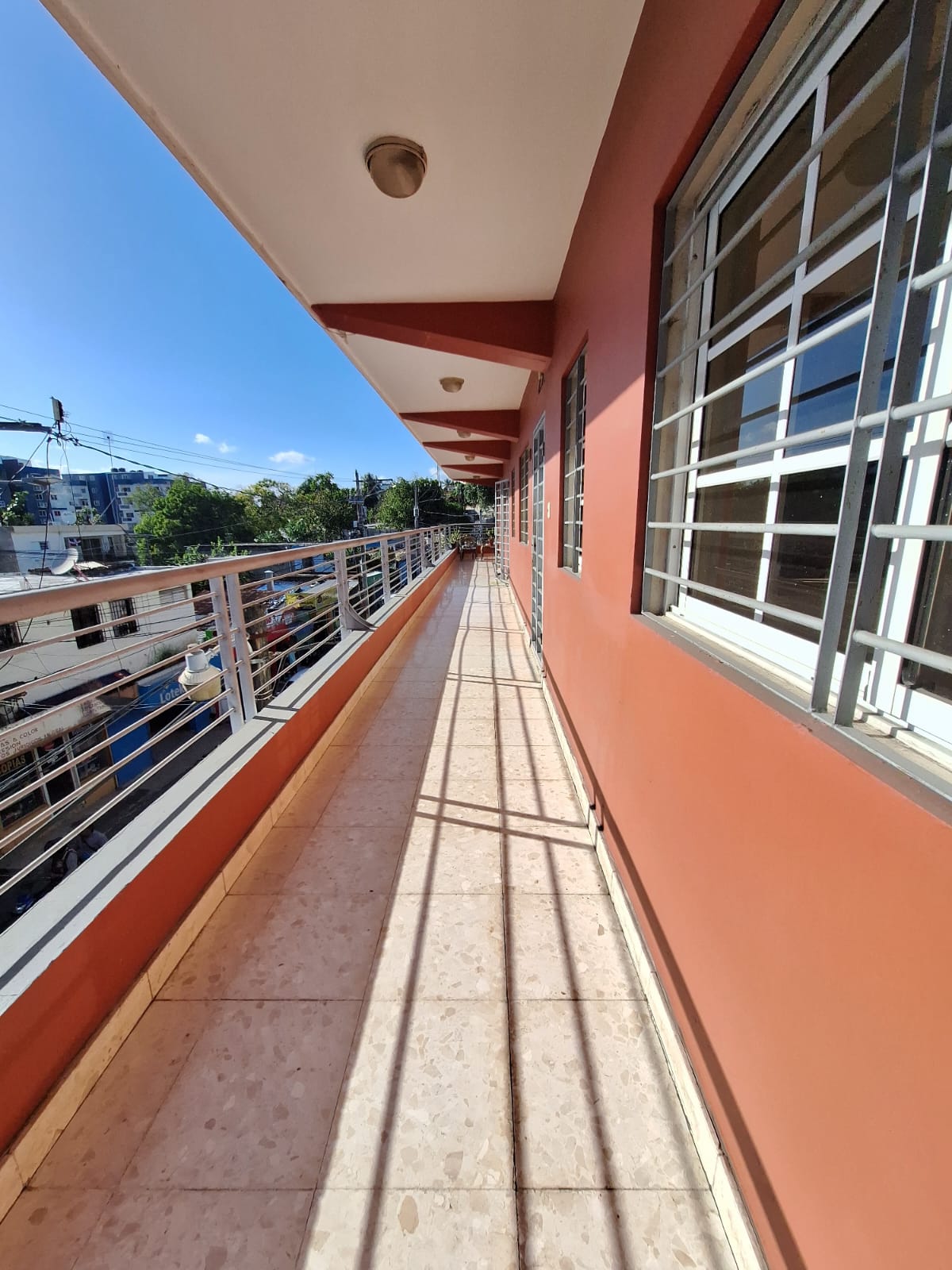 oficinas y locales comerciales - Rento Local Comercial En Manoguayabo Frente Al Lic 0