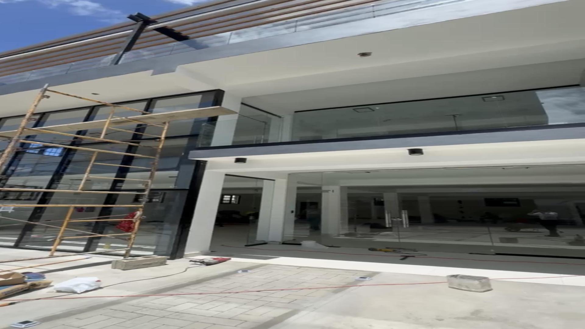 oficinas y locales comerciales - LOCAL EN PRIMER NIVEL DE RENTA EN LOS JARDINES SANTIAGO 8