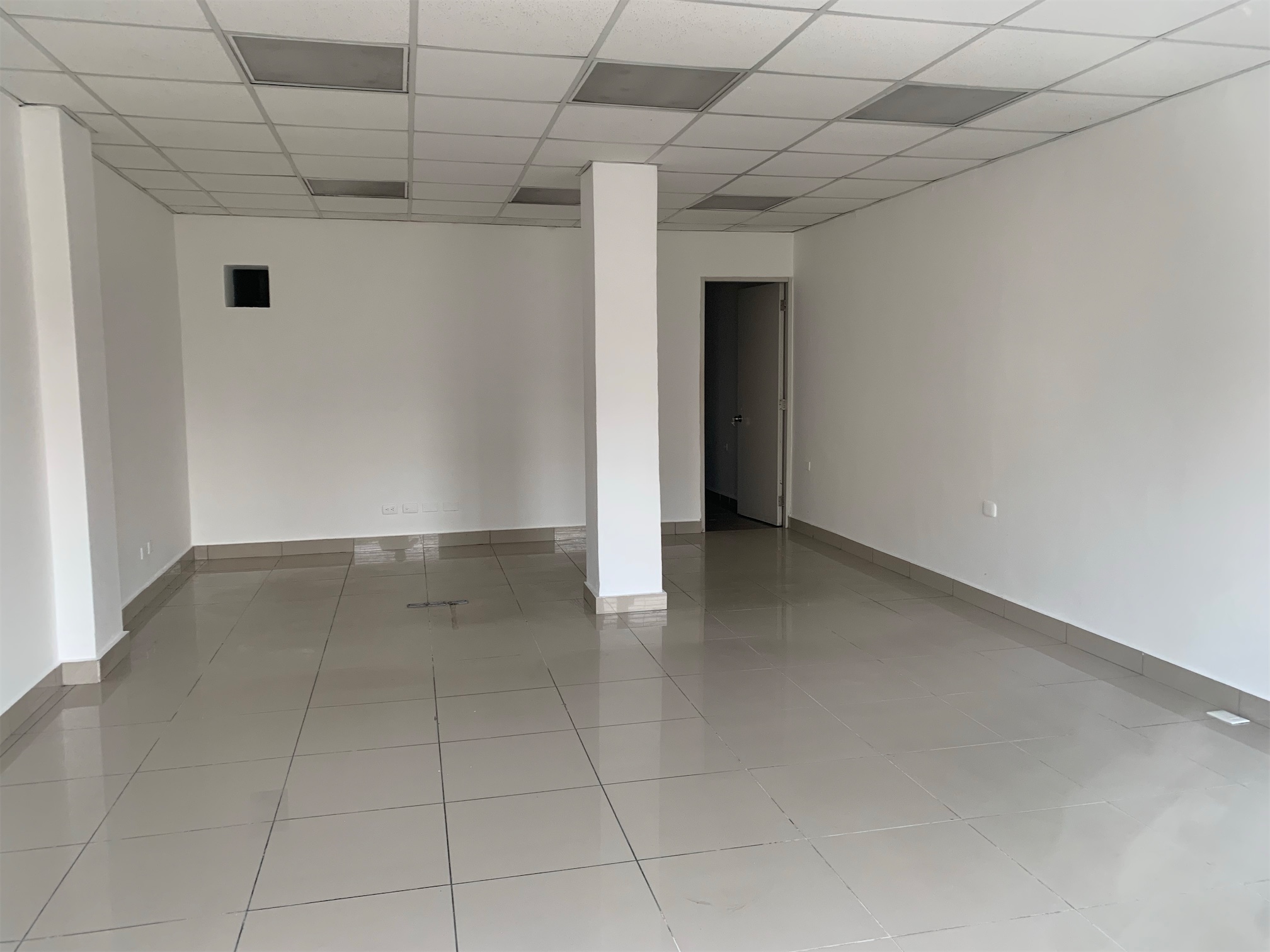oficinas y locales comerciales - Local de oportunidad primer nivel 3