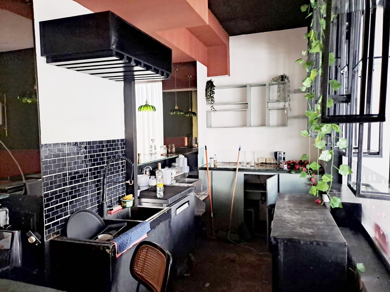 oficinas y locales comerciales - Local céntrico en los Prados 3