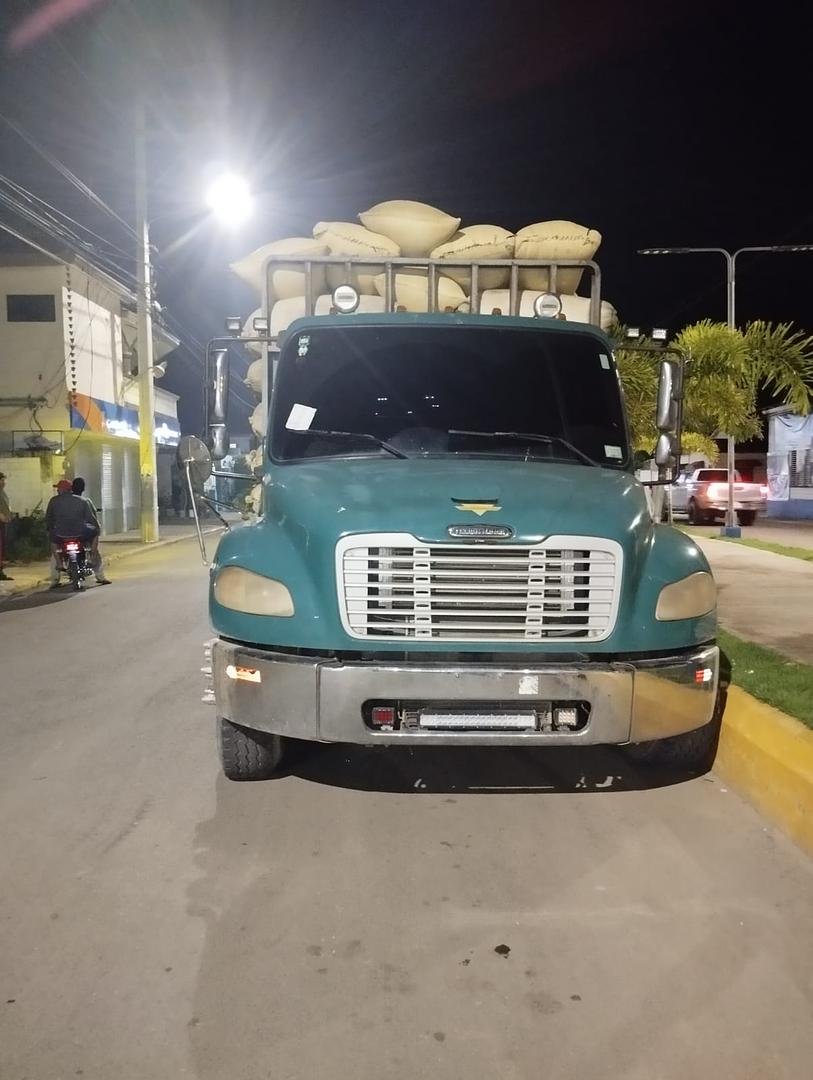 camiones y vehiculos pesados - ESTAMOS PIDIENDO 1.8  NEGOCIABLE 1