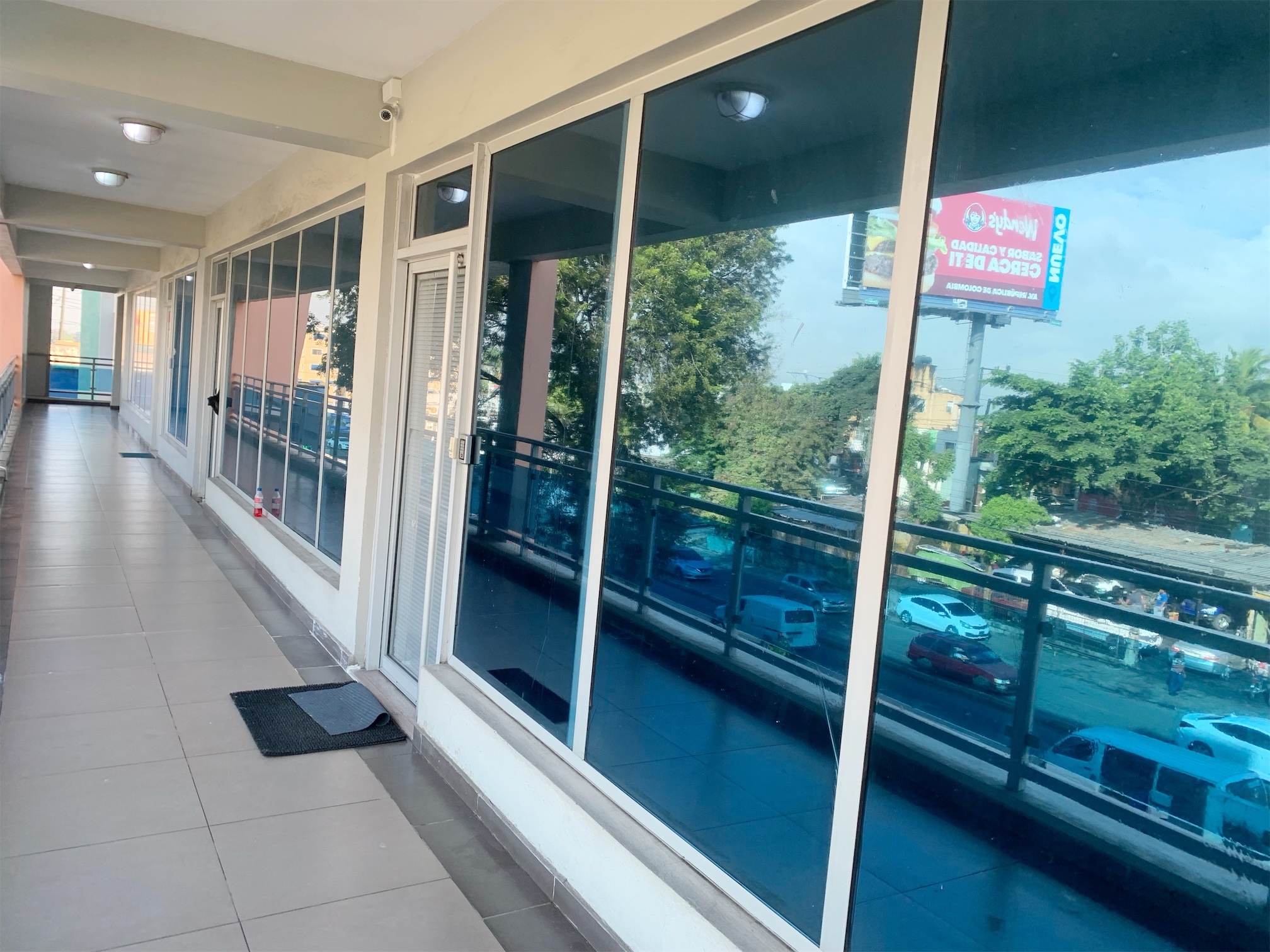 oficinas y locales comerciales - Local en venta arroyo hondo 4