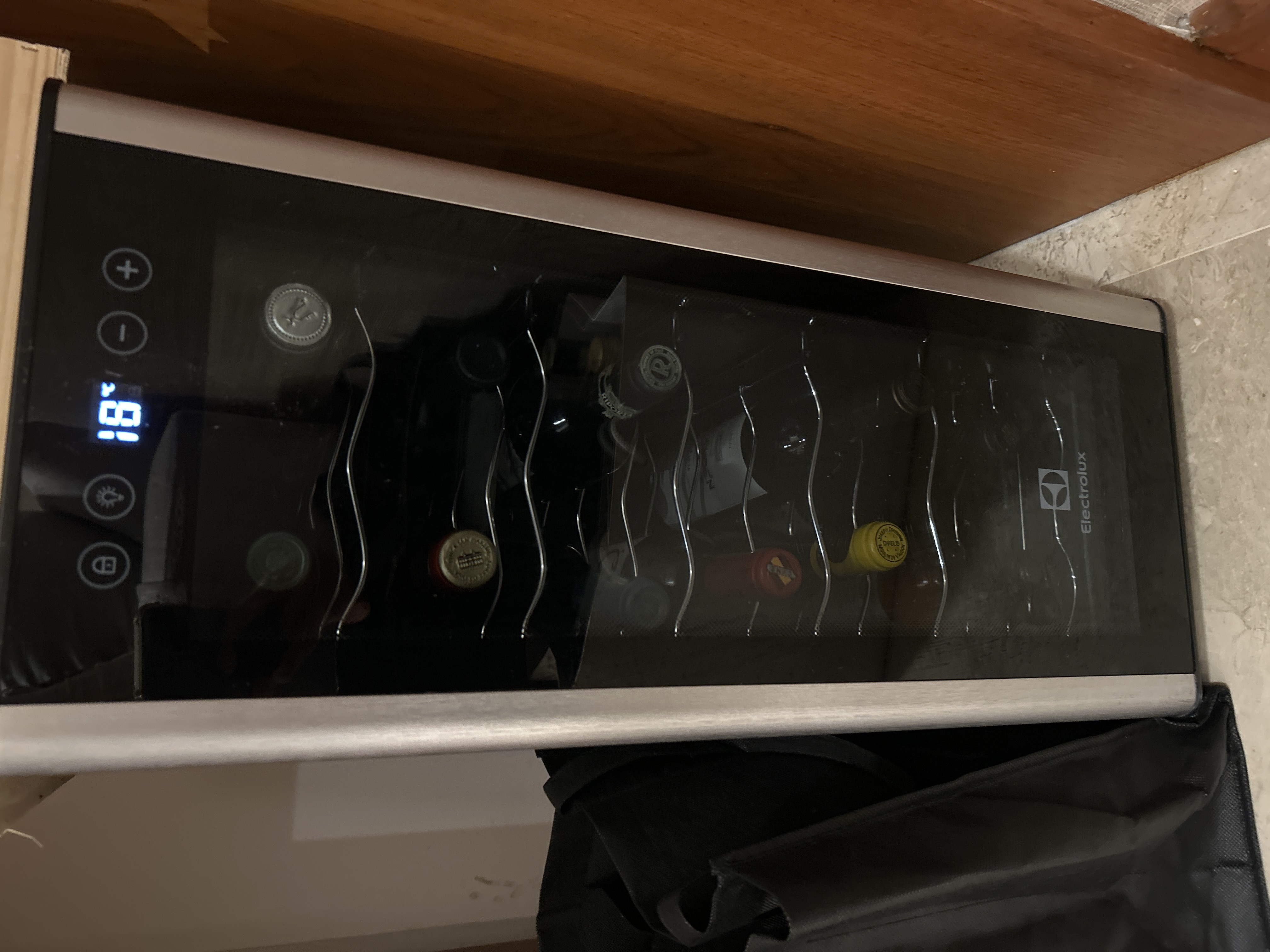 electrodomesticos - vinera marca Electrolux 12 Botellas 0