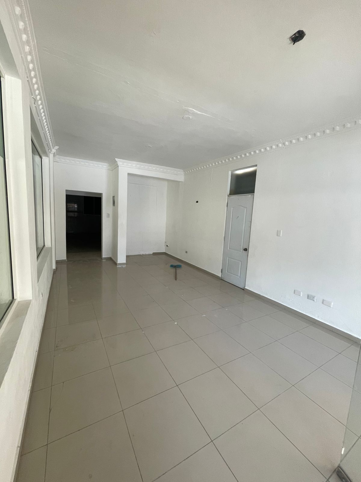 oficinas y locales comerciales - LOCAL COMERCIAL EN VENTA LUCERNA 5