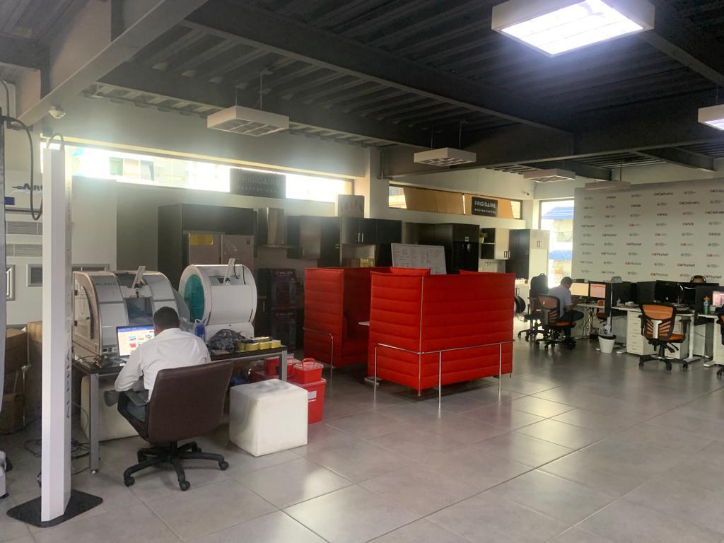 oficinas y locales comerciales - Local comercial en alquiler en Paraíso 0