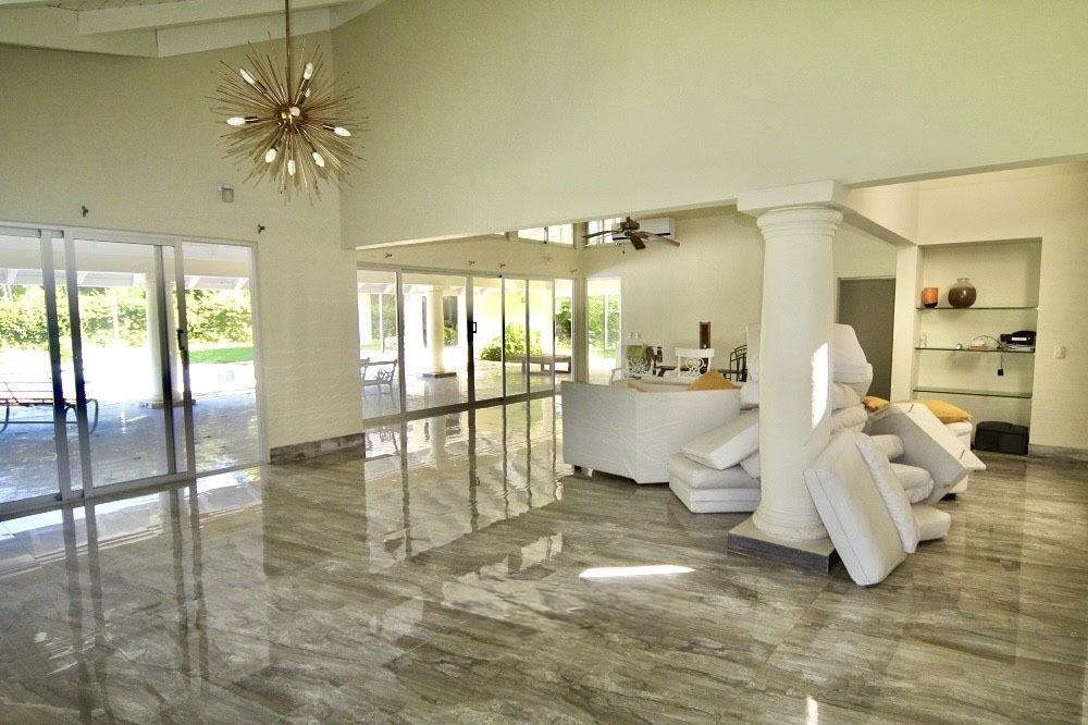 casas vacacionales y villas - ¡Oportunidad única! Villa de lujo en Casa de Campo – Frente al Golf 8