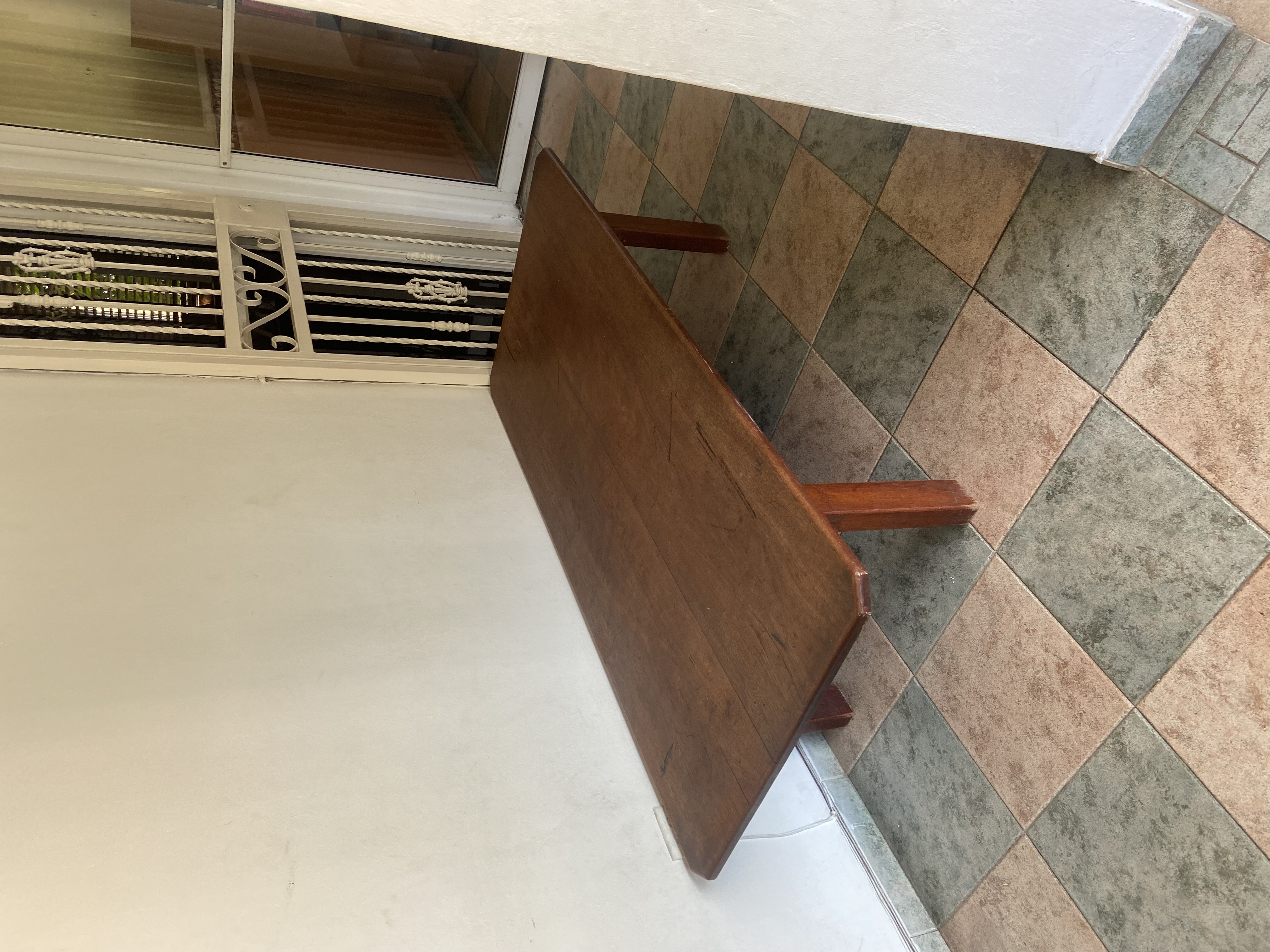 muebles y colchones - SE VENDE MESA EN CAOBA 1