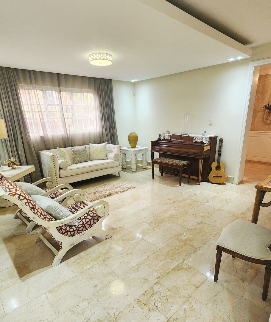 casas - Altos de Arroyo Hondo lll casa 4 habitaciones 3 baños 5 parqueos  6