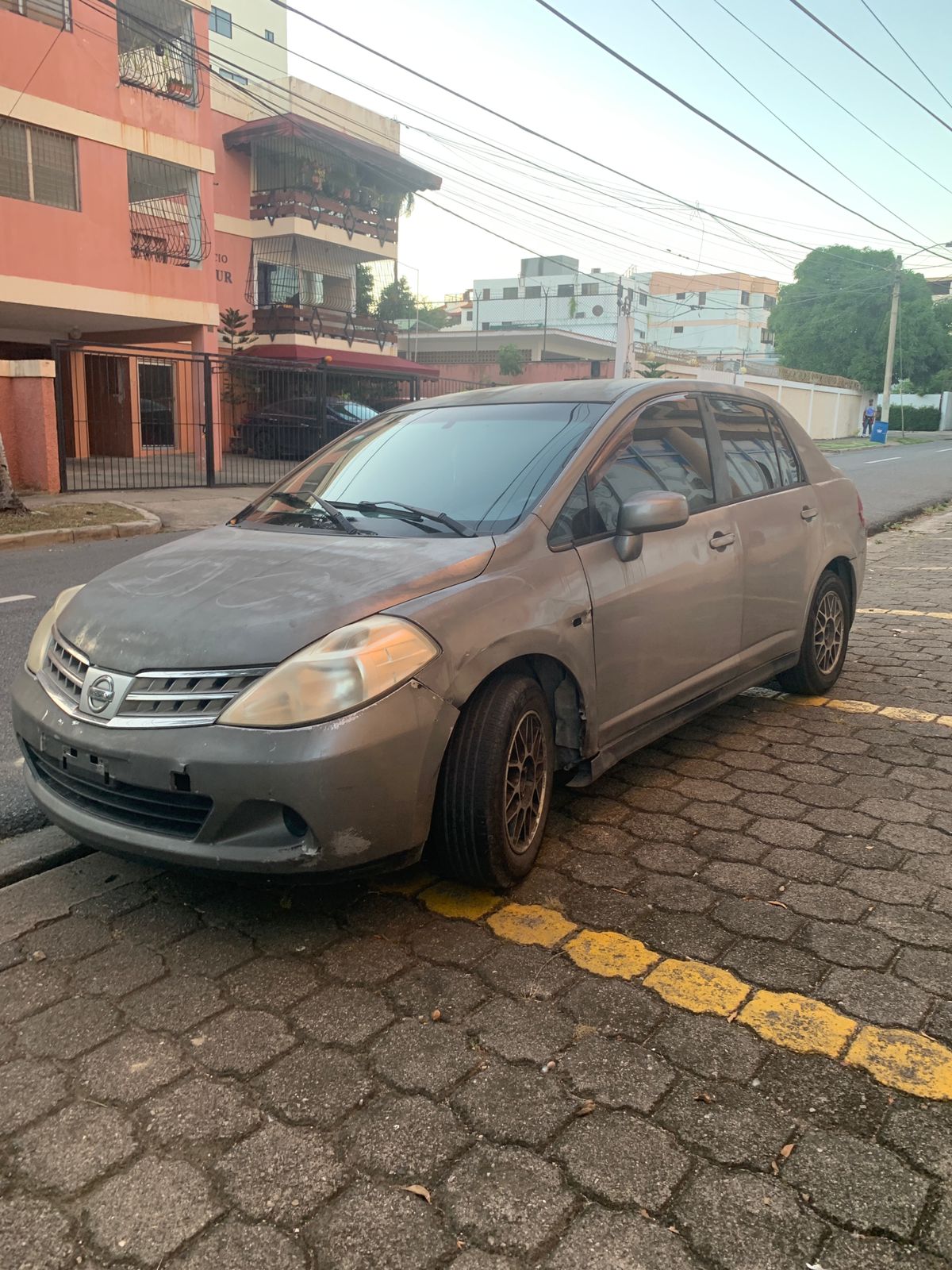 carros - Nissan Tiida 2009 0