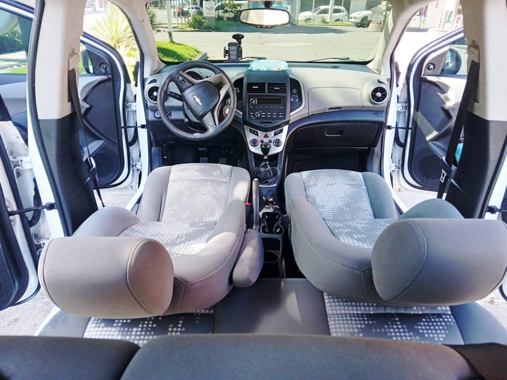 carros - Chevy Sonic LS Hatchback 2015 Manual  7