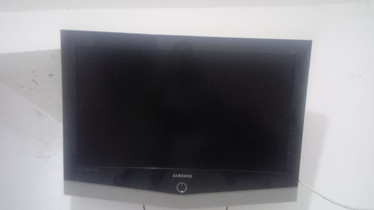 tv - Televisión Samsung Galaxy se vende por mudanza.