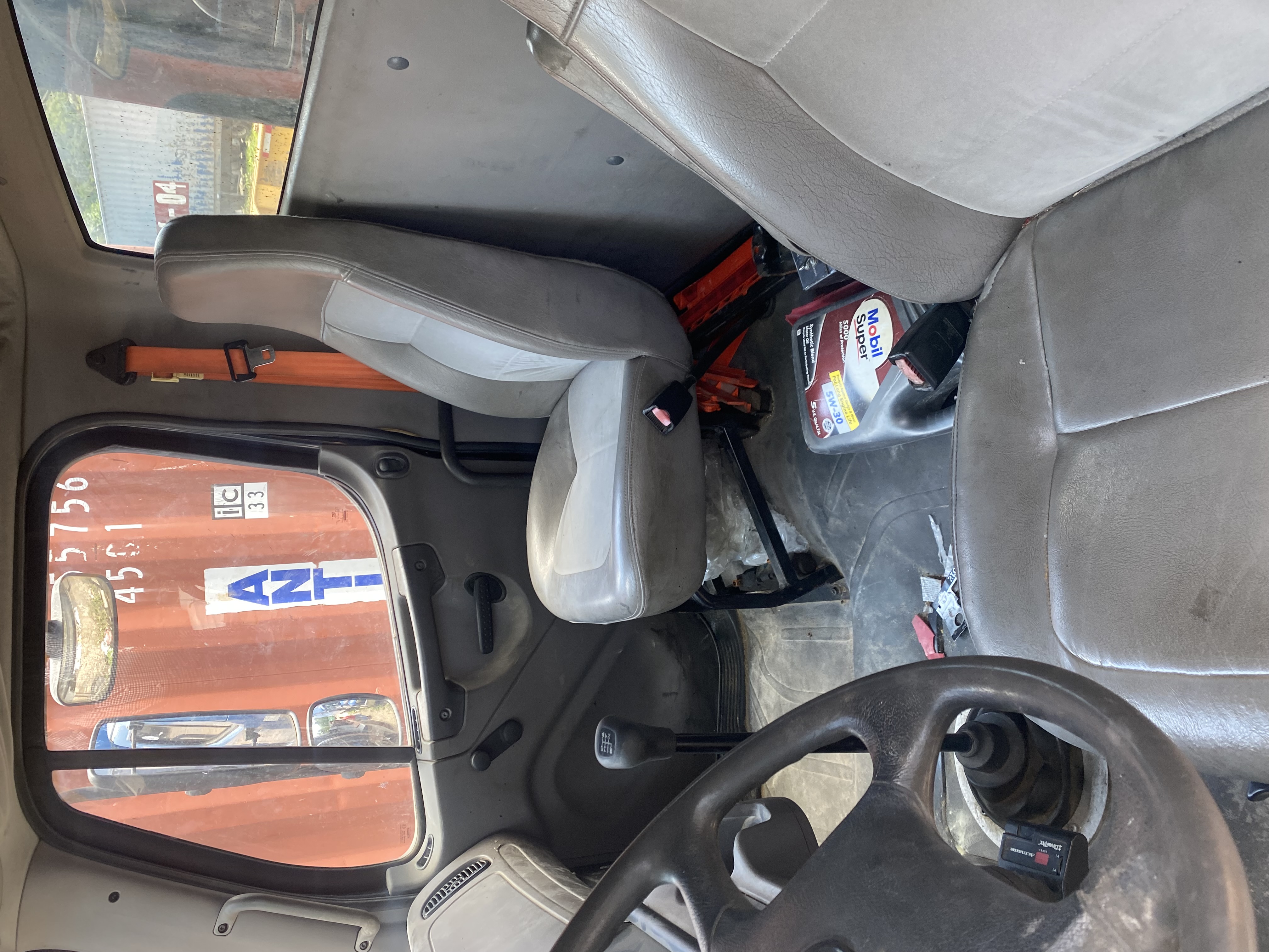 camiones y vehiculos pesados - CAMION VOLTEO 8