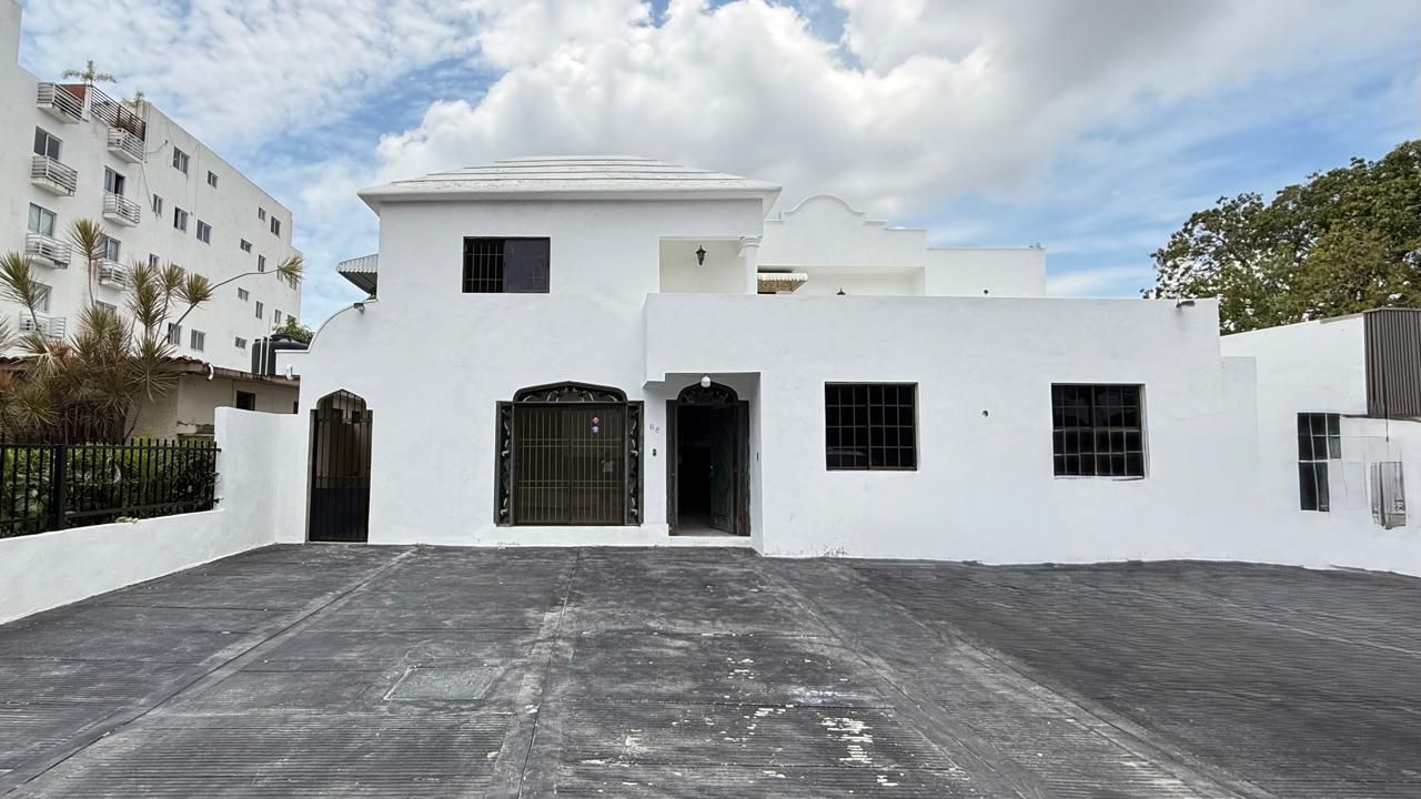casas - Casa ideal para todo tipo de negocio en alquiler  0