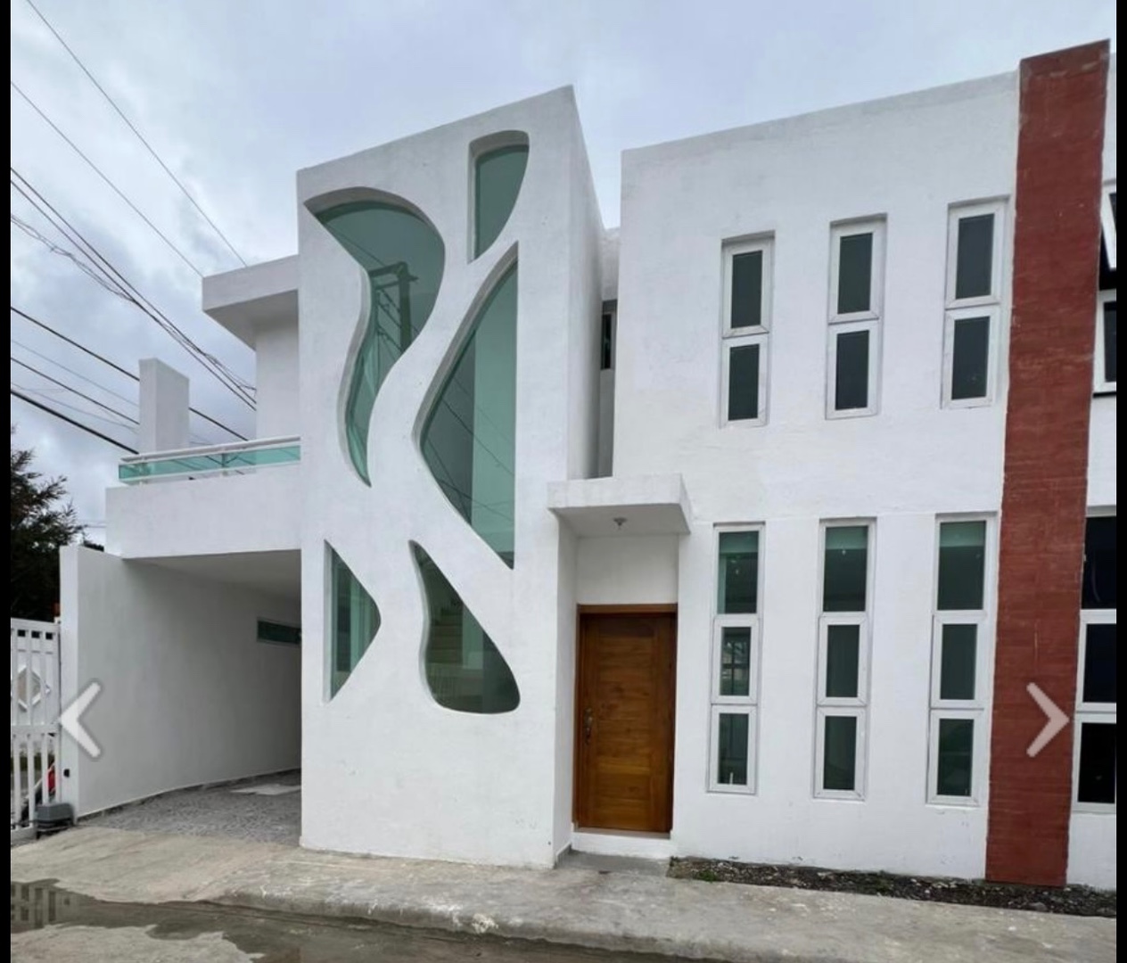 casas - Casa en urbanización Los Planetas, ensanche Isabelita, Santo Domingo Este.
