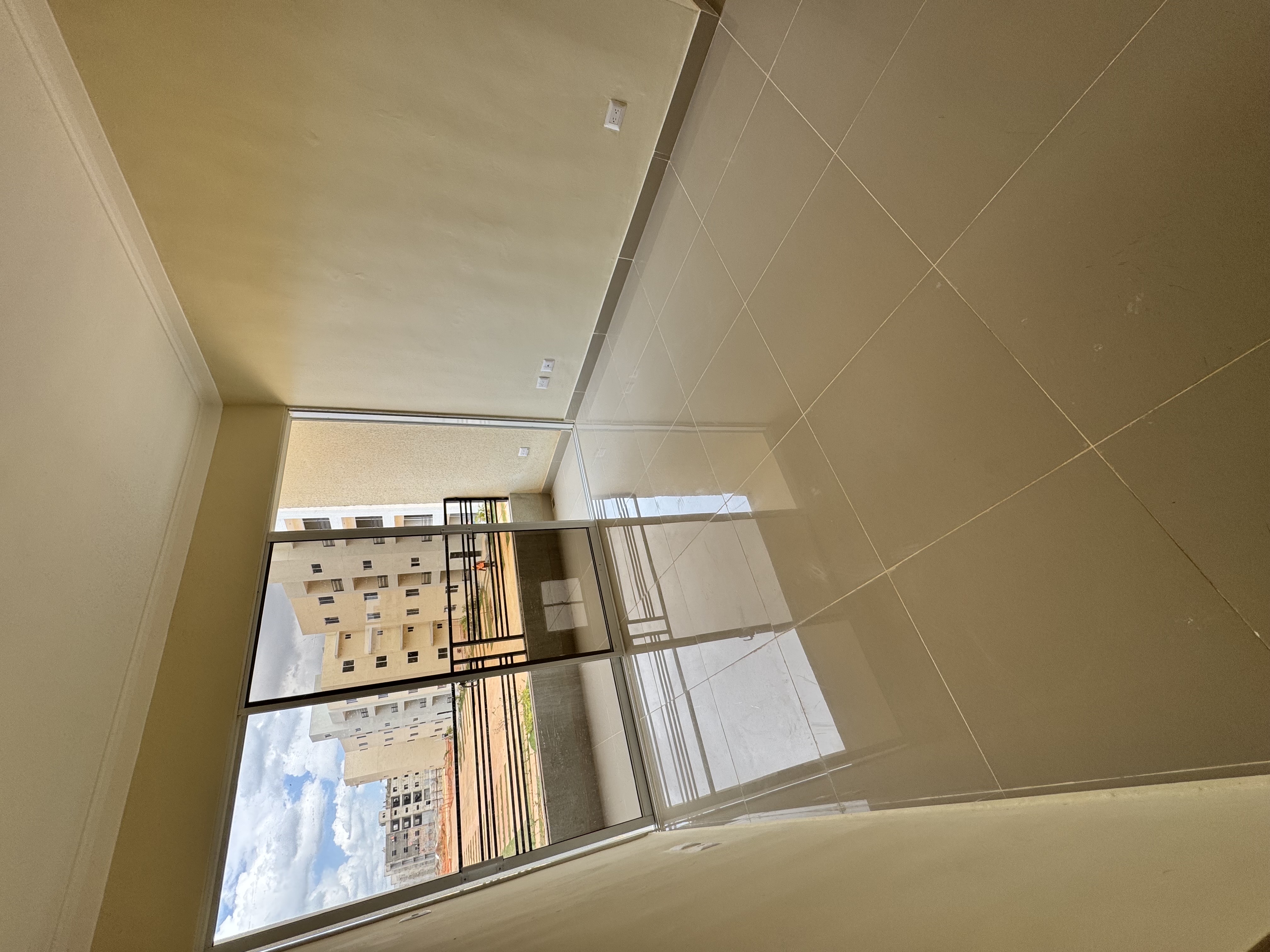apartamentos - venta de 4ta con terraza en la avenida ecológica Santo Domingo con bono vivienda 1