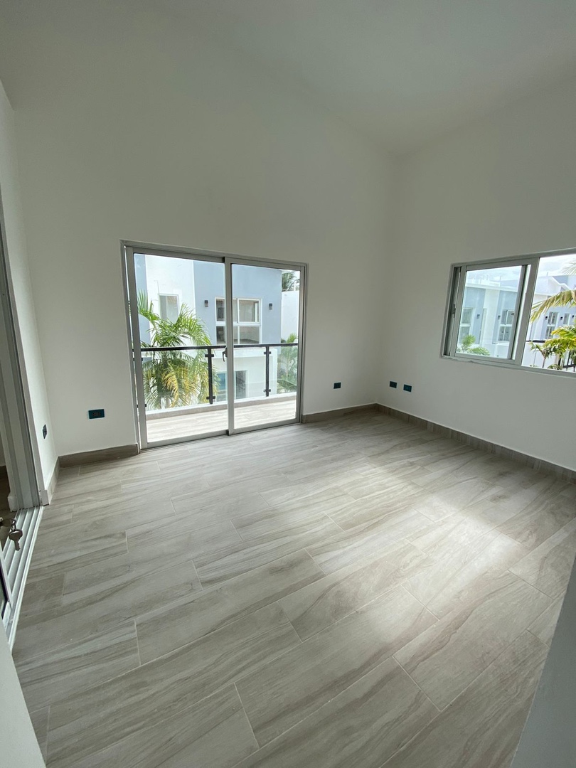 casas vacacionales y villas - Venta de Villa tipo townhouse en Bavaro punta cana con acceso a playa Bavaro  3