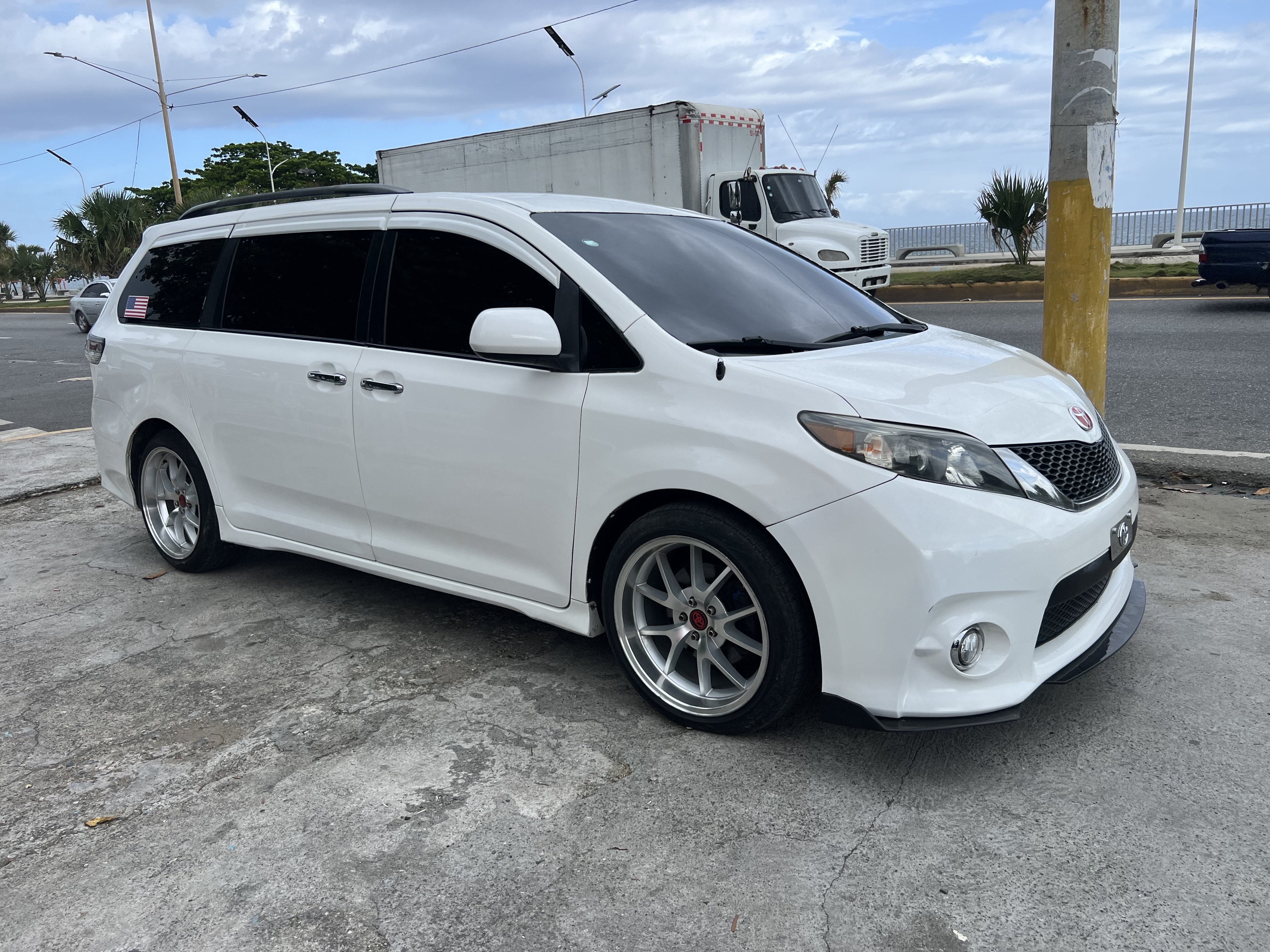 jeepetas y camionetas - Toyota Sienna 2014 2