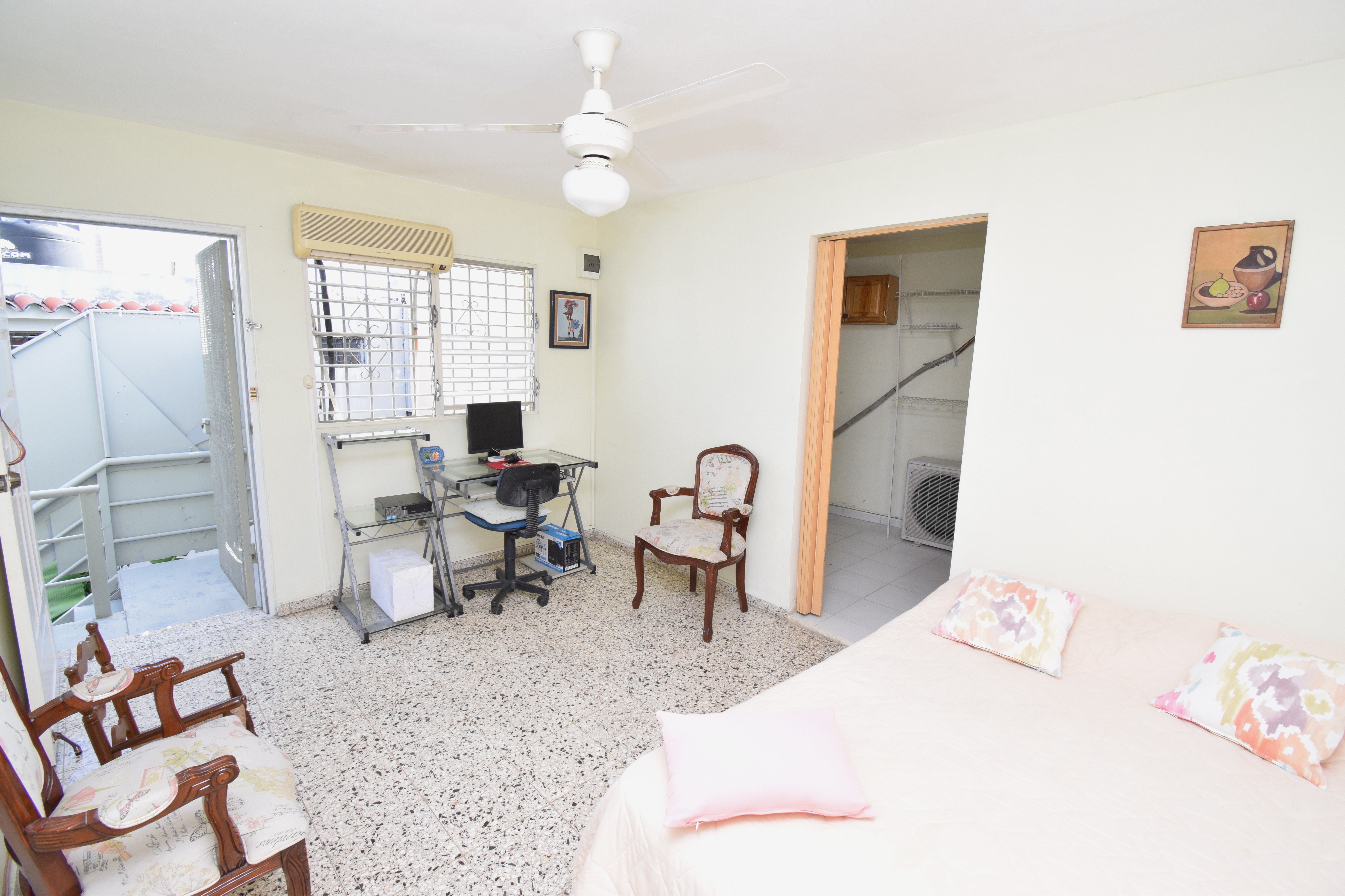 habitaciones y viviendas compartidas - Habitación en alquiler con entrada independiente  0