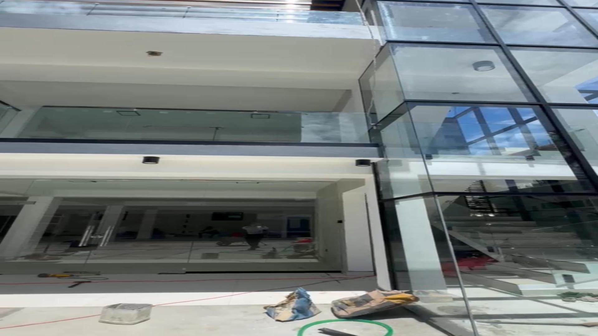 oficinas y locales comerciales - LOCAL EN PRIMER NIVEL DE RENTA EN LOS JARDINES SANTIAGO 9