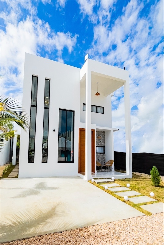 casas vacacionales y villas - Venta de Villa nueva con piscina en Bavaro punta cana zona turística 0
