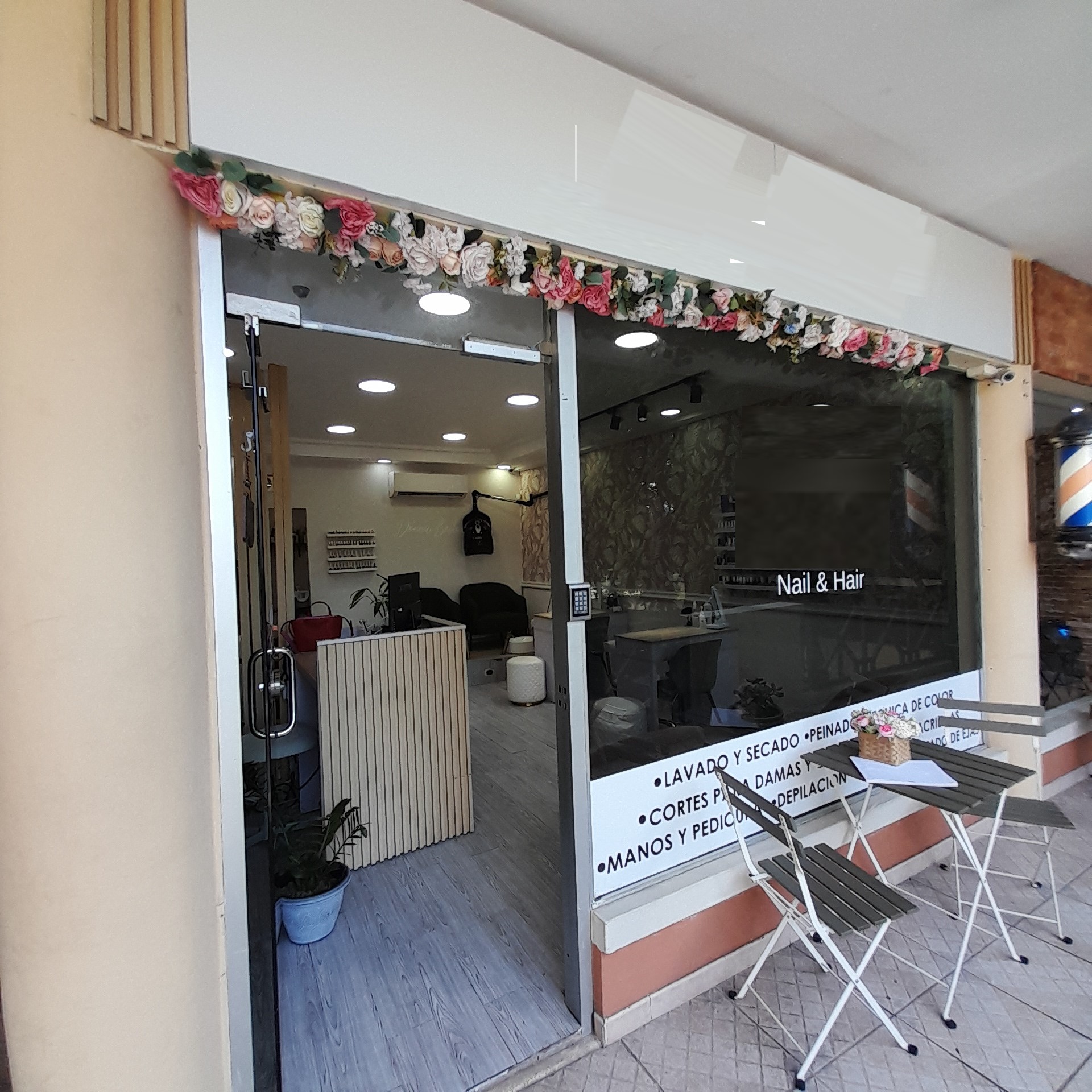 negocios en venta - Negocio salon de belleza en la Sarasota 7