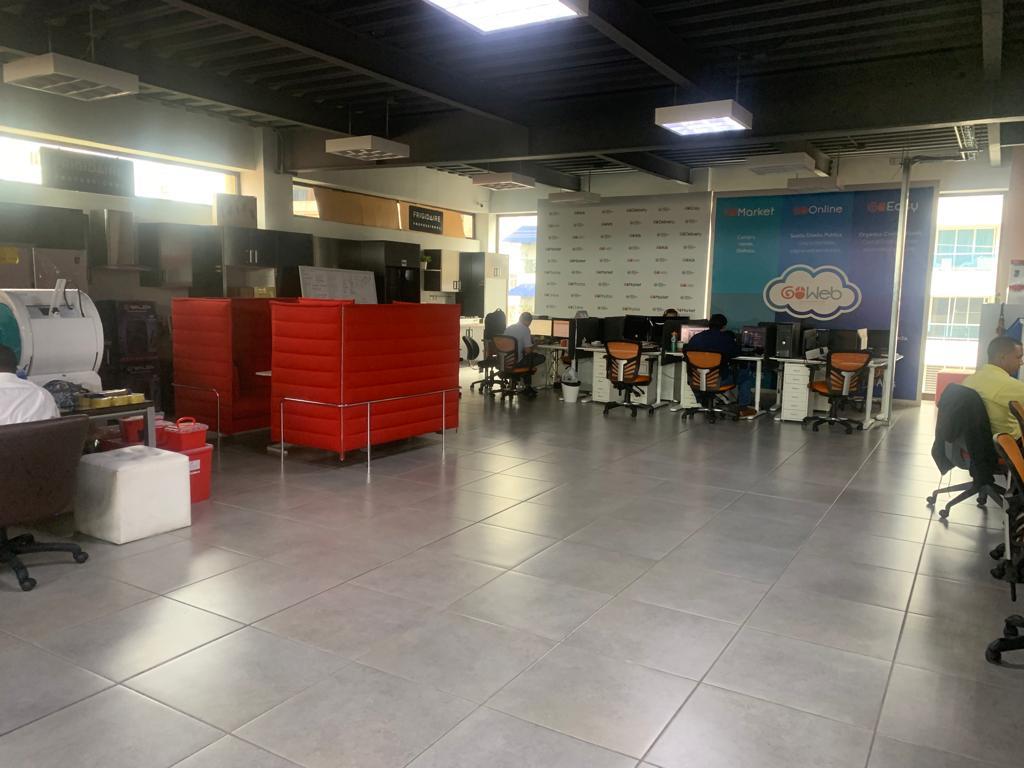 oficinas y locales comerciales - Local comercial en alquiler en Paraíso 1